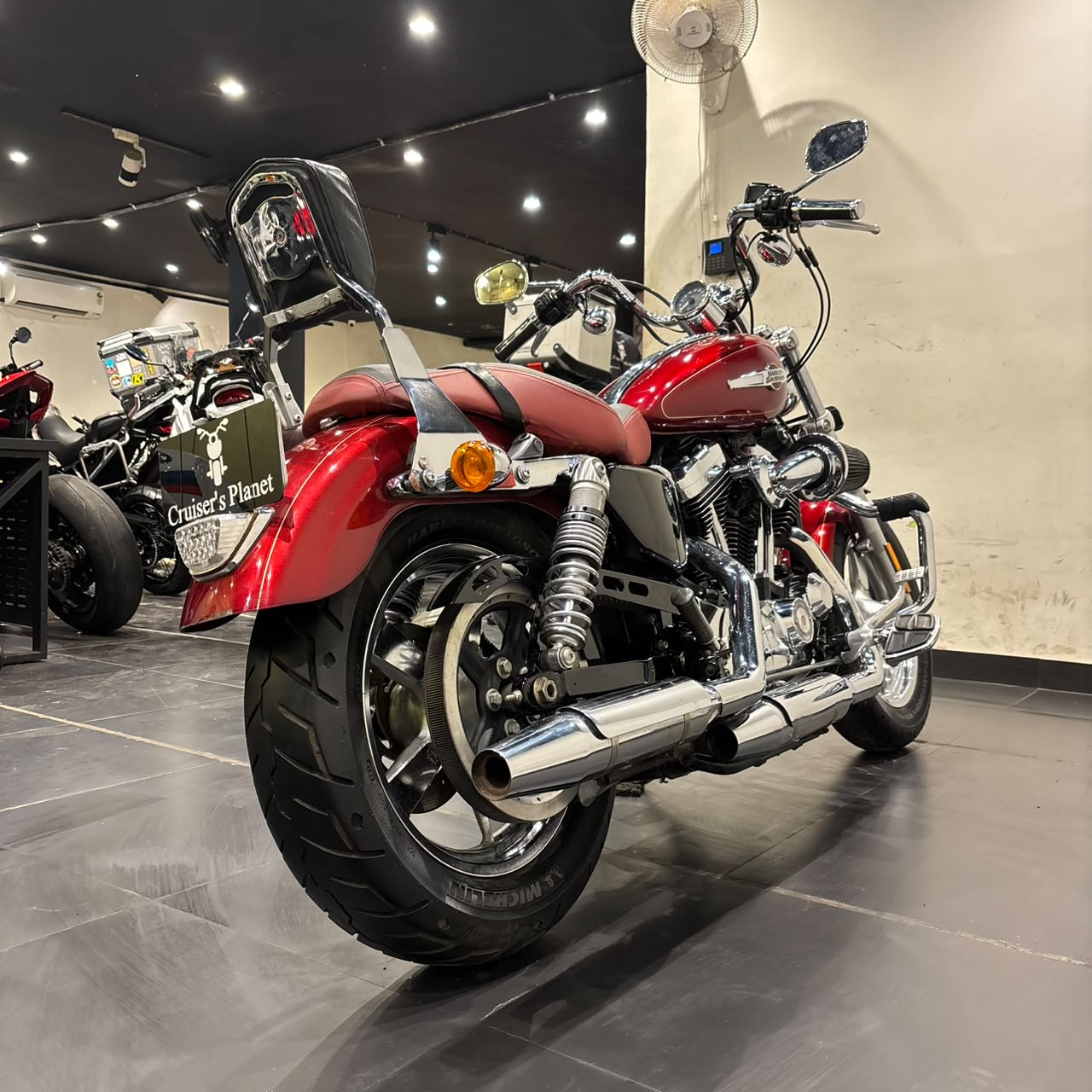 HARLEY DAVIDSON CUSTOM 1200 (2017)