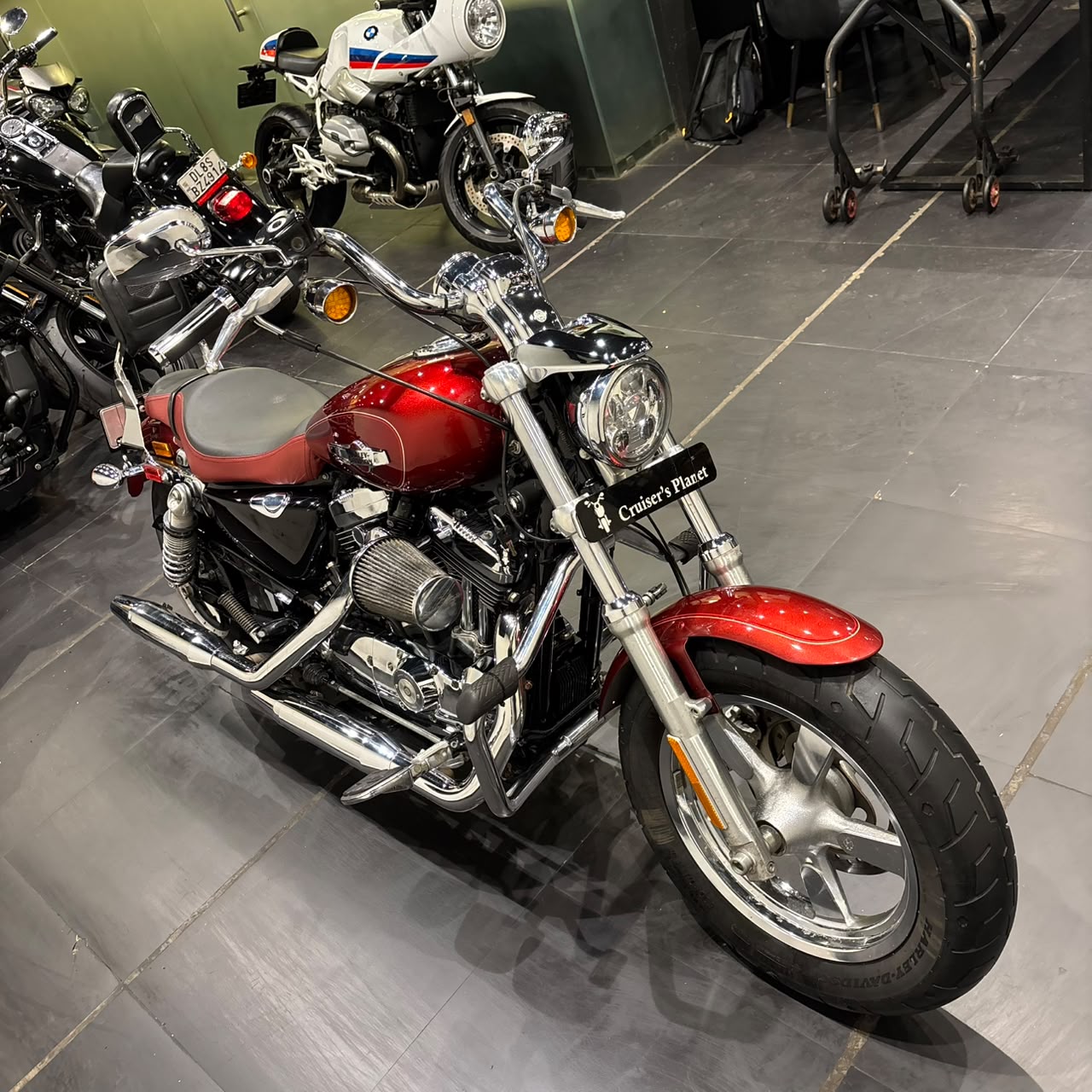 HARLEY DAVIDSON CUSTOM 1200 (2017)