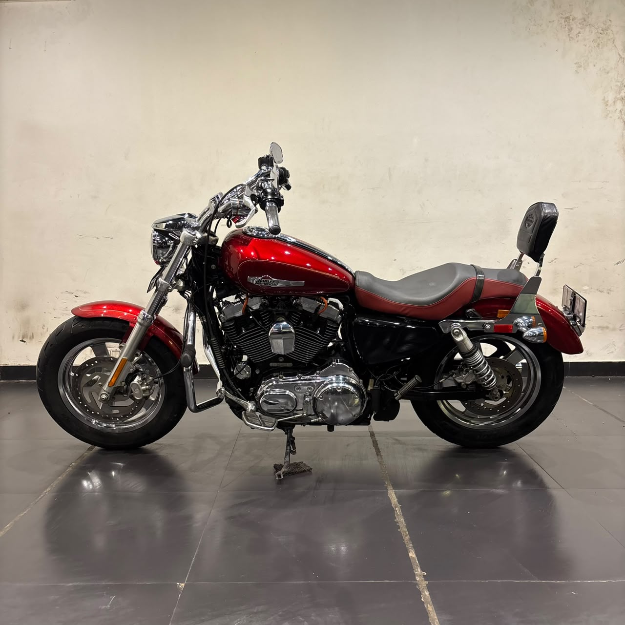 HARLEY DAVIDSON CUSTOM 1200 (2017)