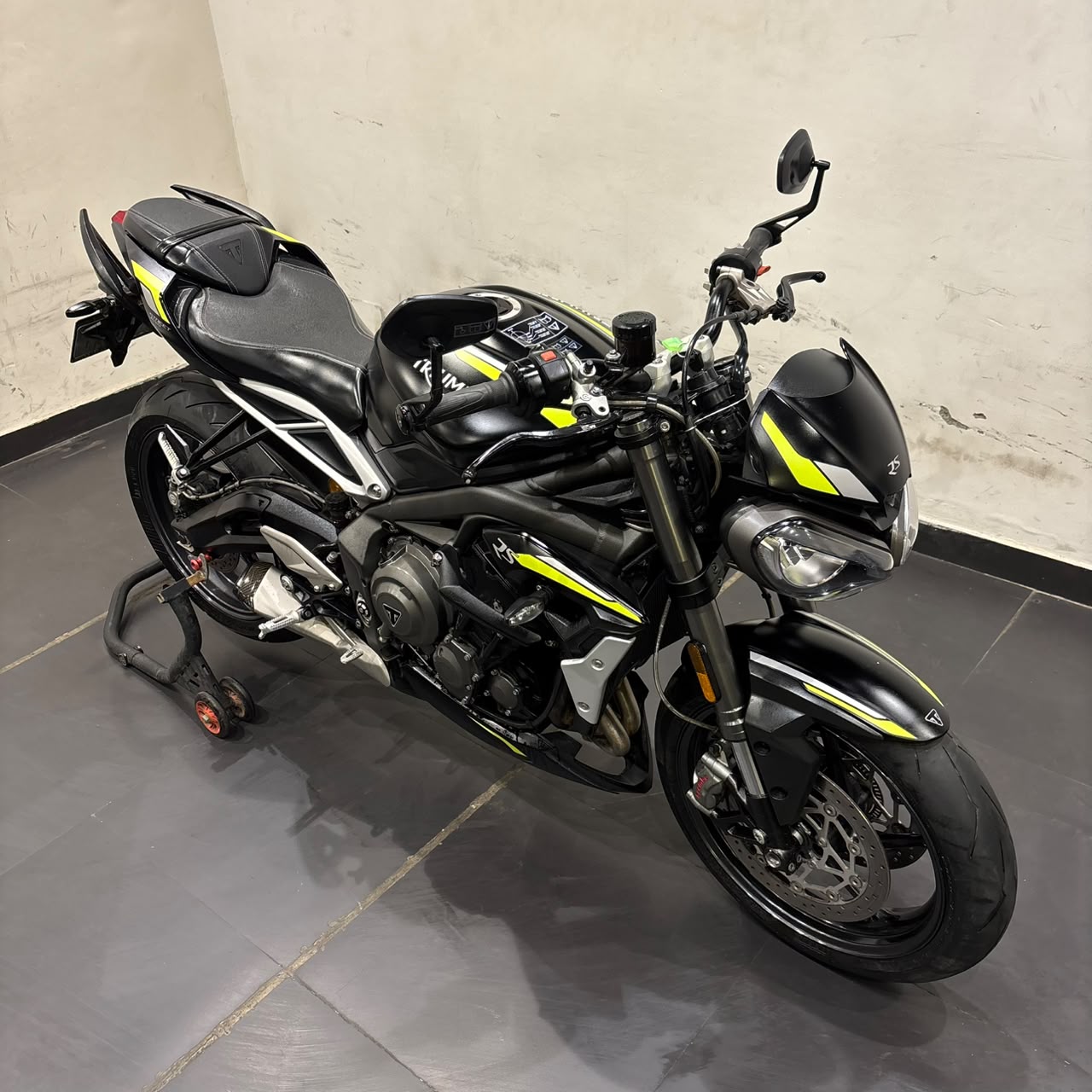 TRIUMPH STREET TRIPLE RS (2021)