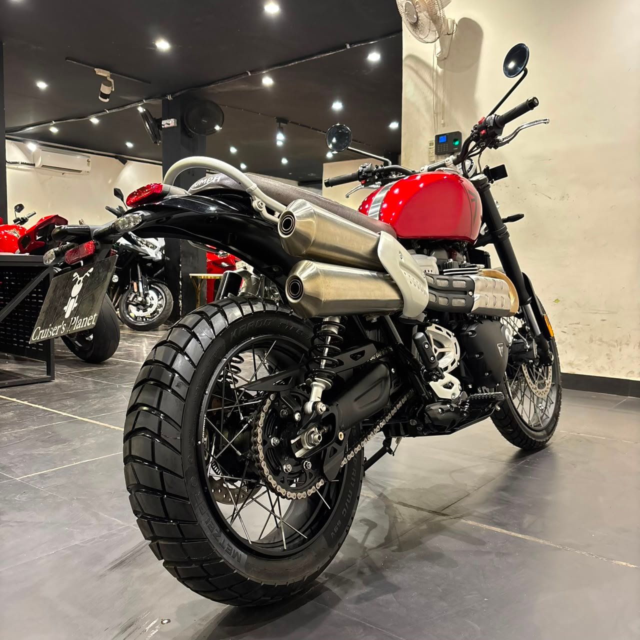TRIUMPH SCRAMBLER 1200