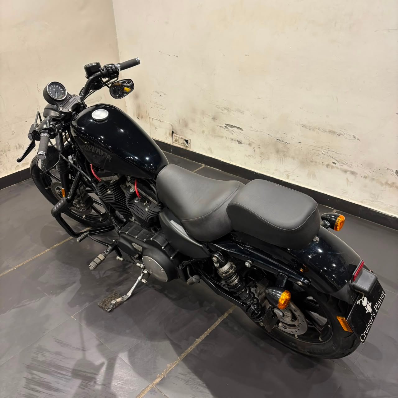 HARLEY DAVIDSON IRON 883 (2018)