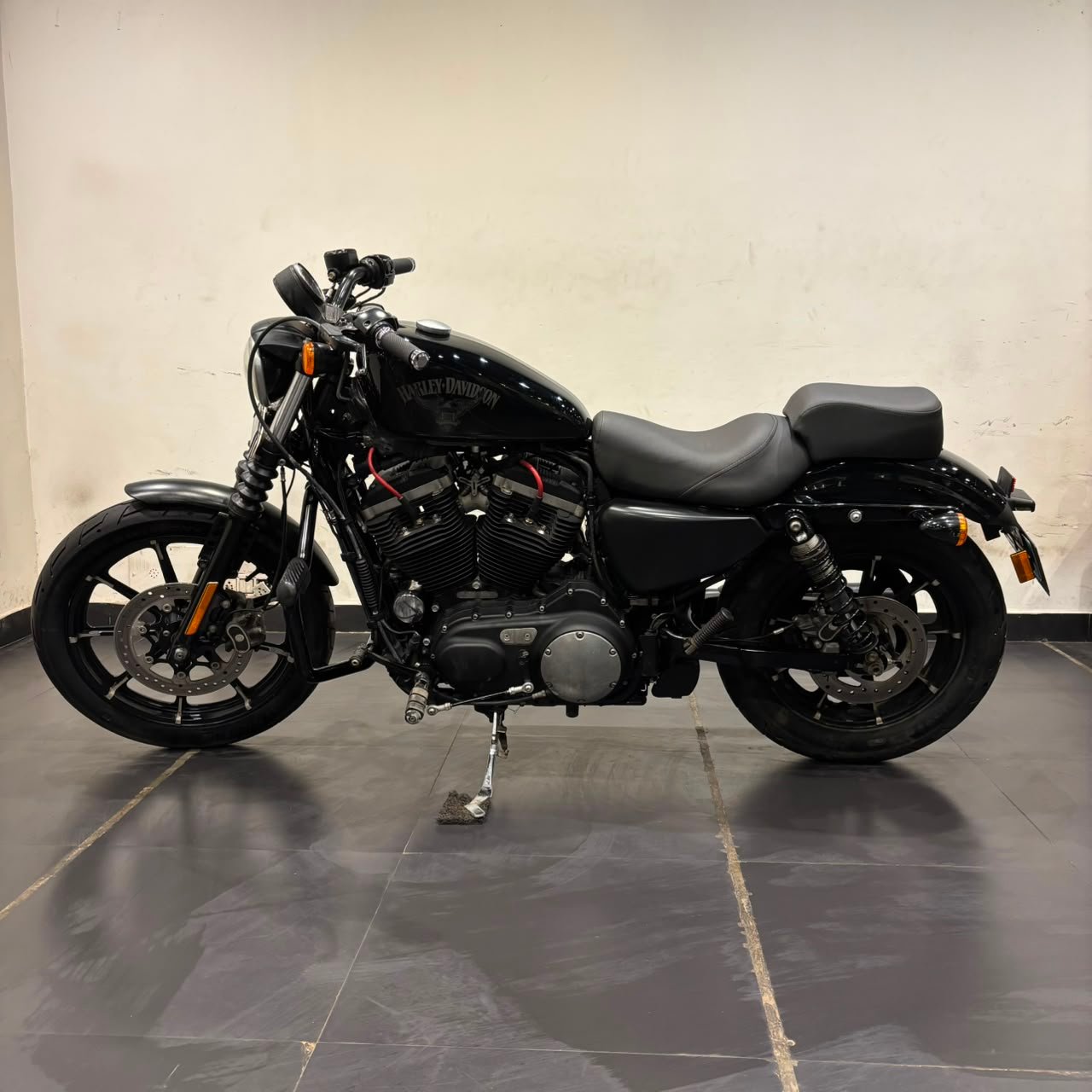 HARLEY DAVIDSON IRON 883 (2018)