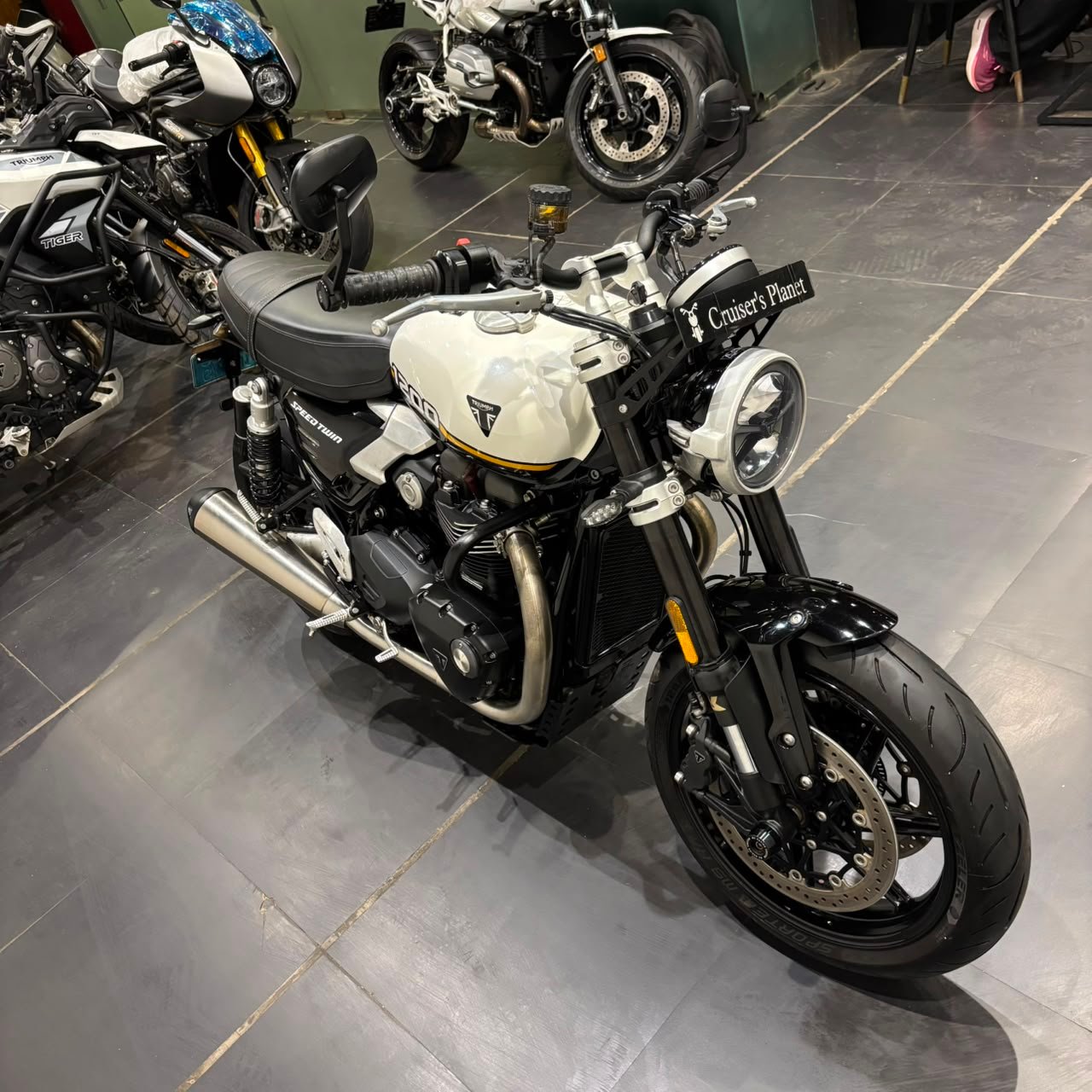 TRIUMPH SPEED TWIN 1200
