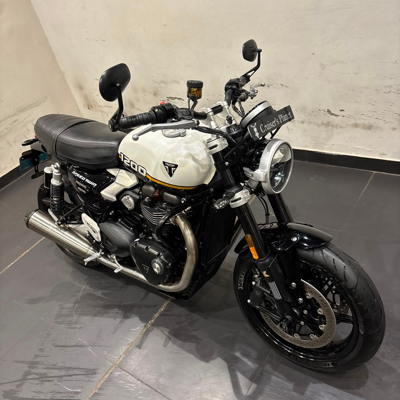 TRIUMPH SPEED TWIN 1200