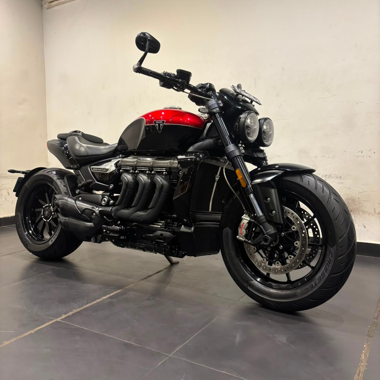 TRIUMPH ROCKET 3 STORM R