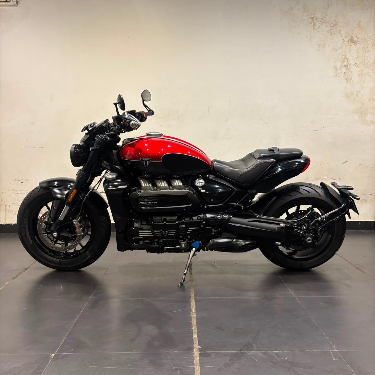 TRIUMPH ROCKET 3 STORM R