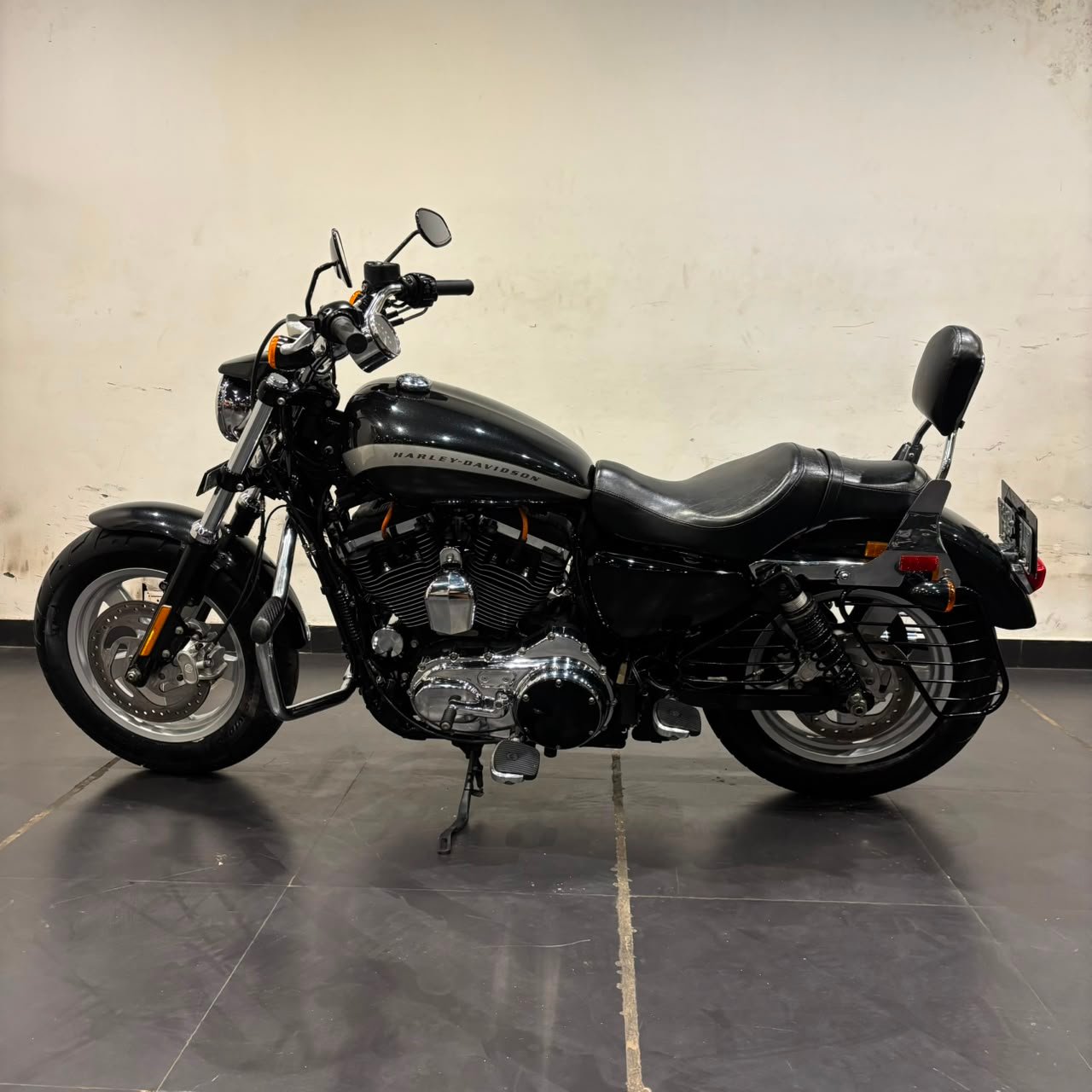 HARLEY DAVIDSON CUSTOM 1200