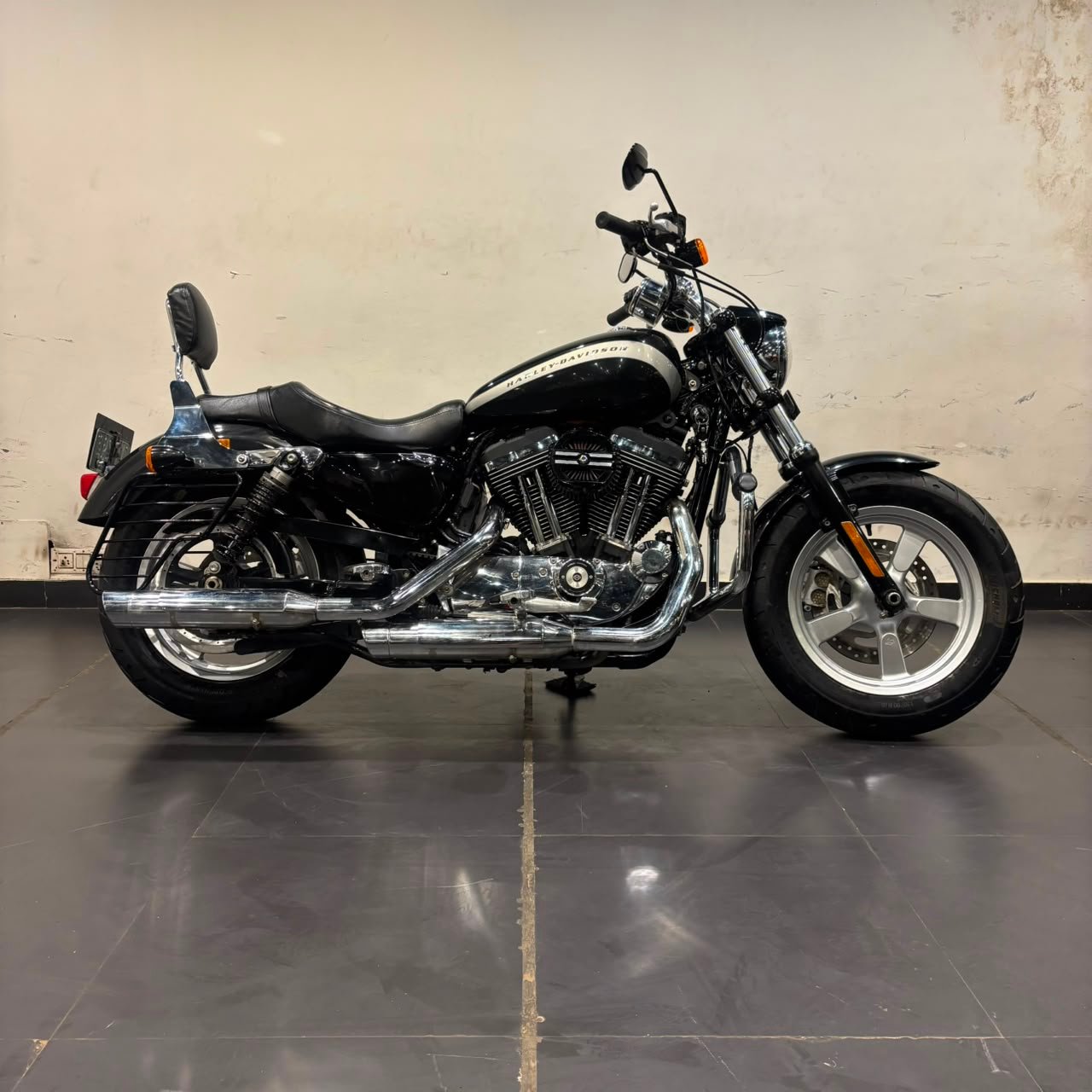 HARLEY DAVIDSON CUSTOM 1200