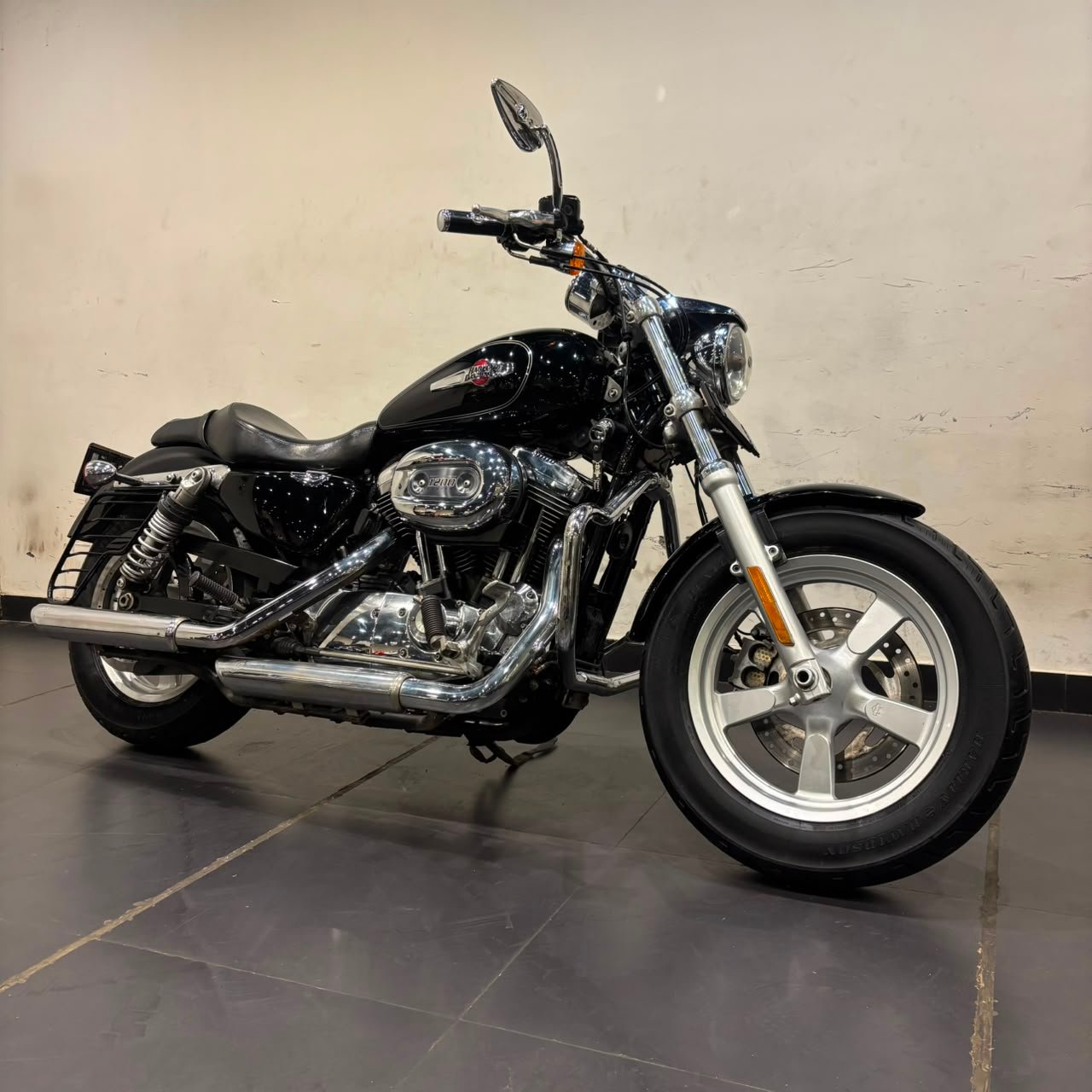HARLEY DAVIDSON CUSTOM 1200 (2019)