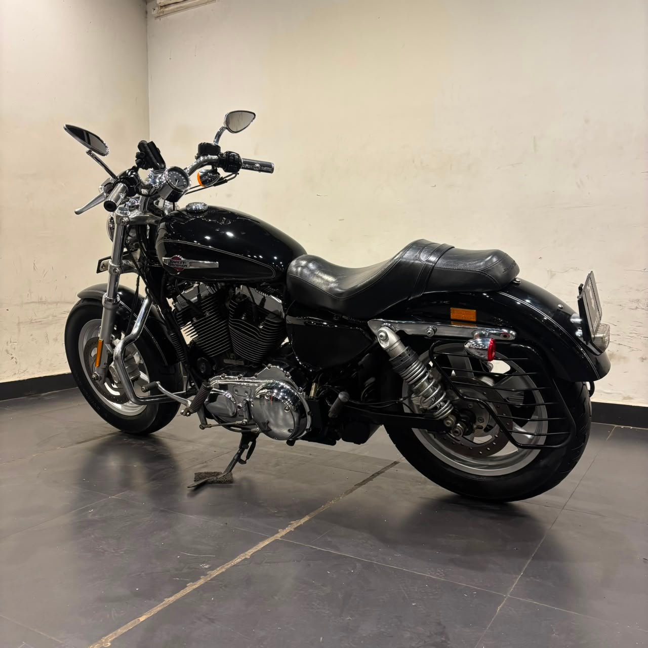 HARLEY DAVIDSON CUSTOM 1200 (2019)