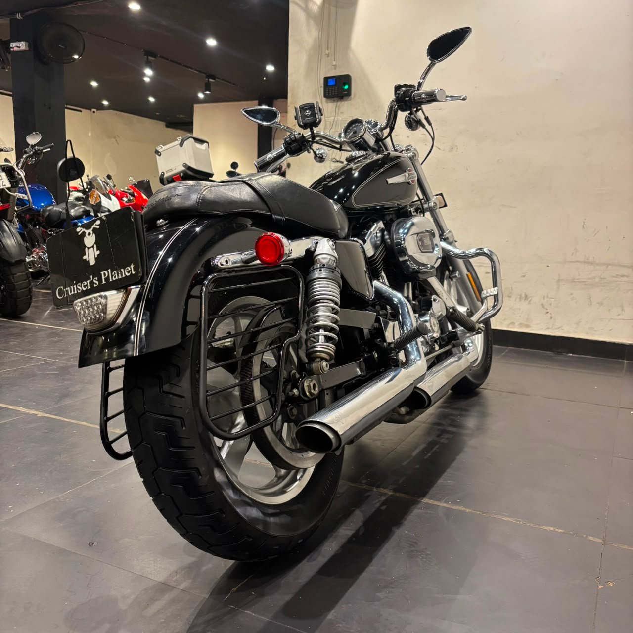 HARLEY DAVIDSON CUSTOM 1200 (2019)
