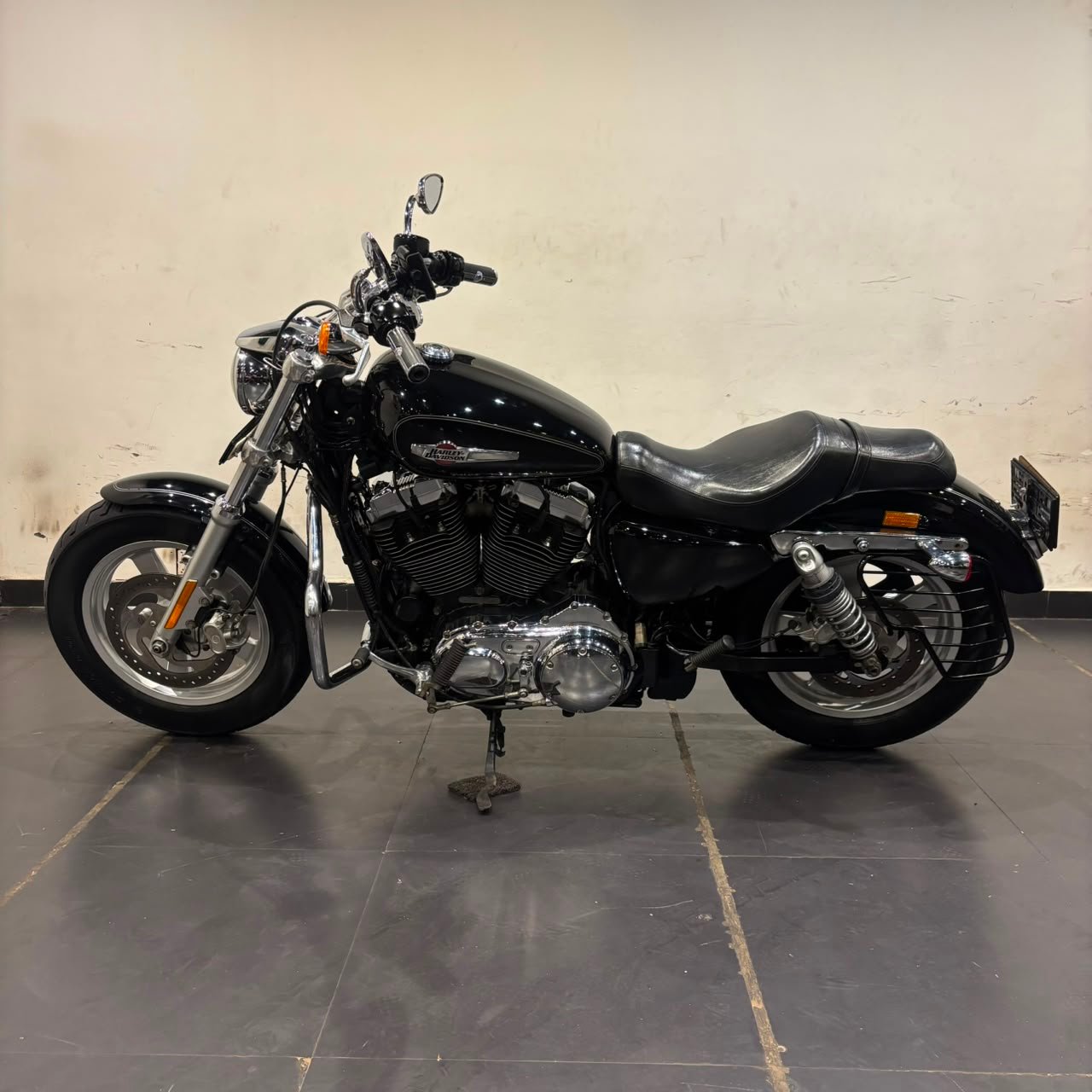 HARLEY DAVIDSON CUSTOM 1200 (2019)