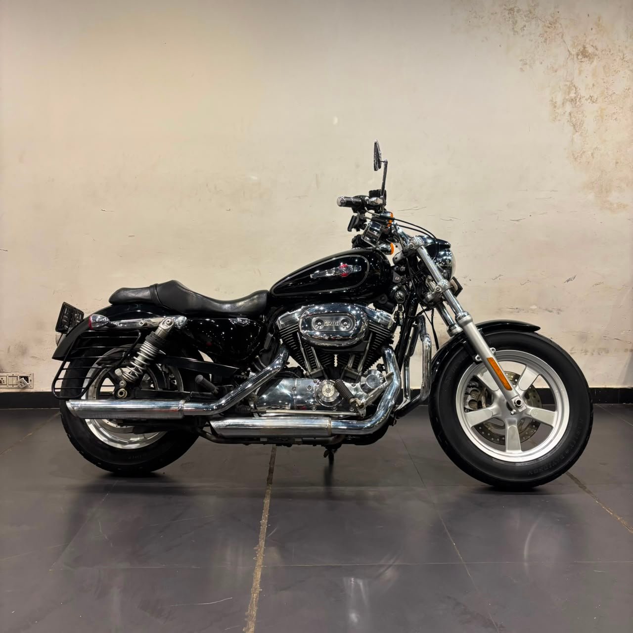 HARLEY DAVIDSON CUSTOM 1200 (2019)