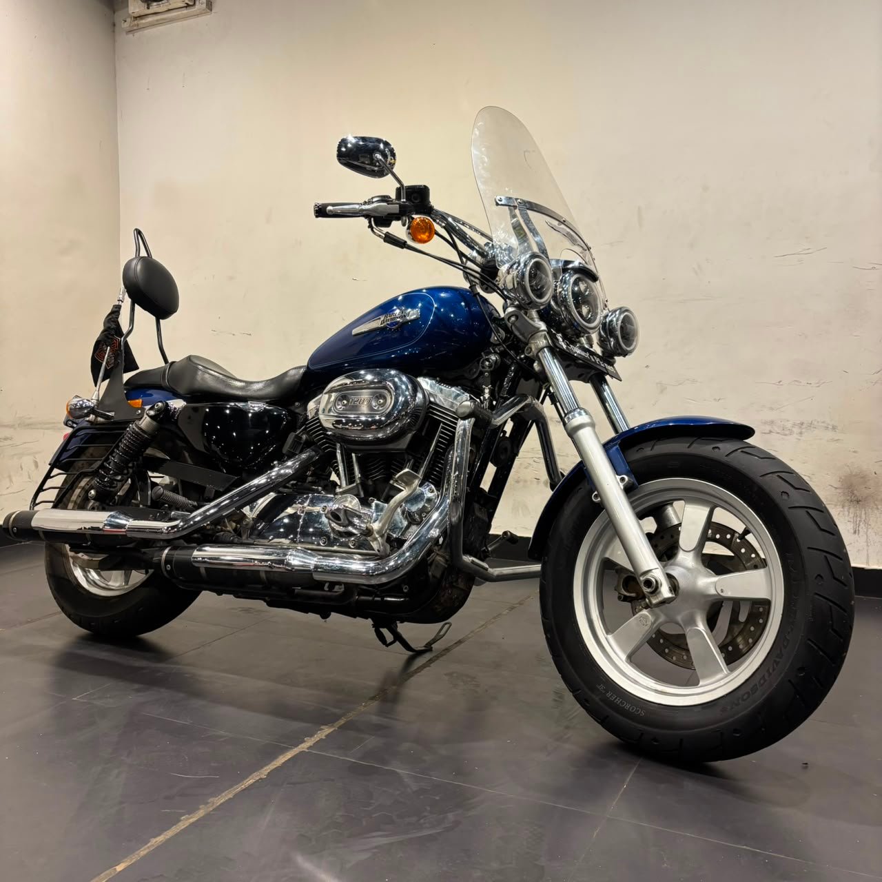 HARLEY DAVIDSON CUSTOM 1200 (2016)