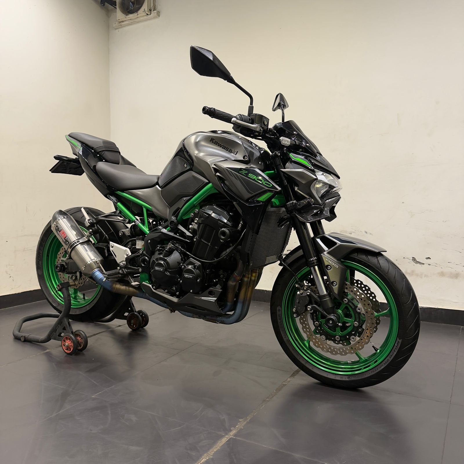 KAWASAKI Z900