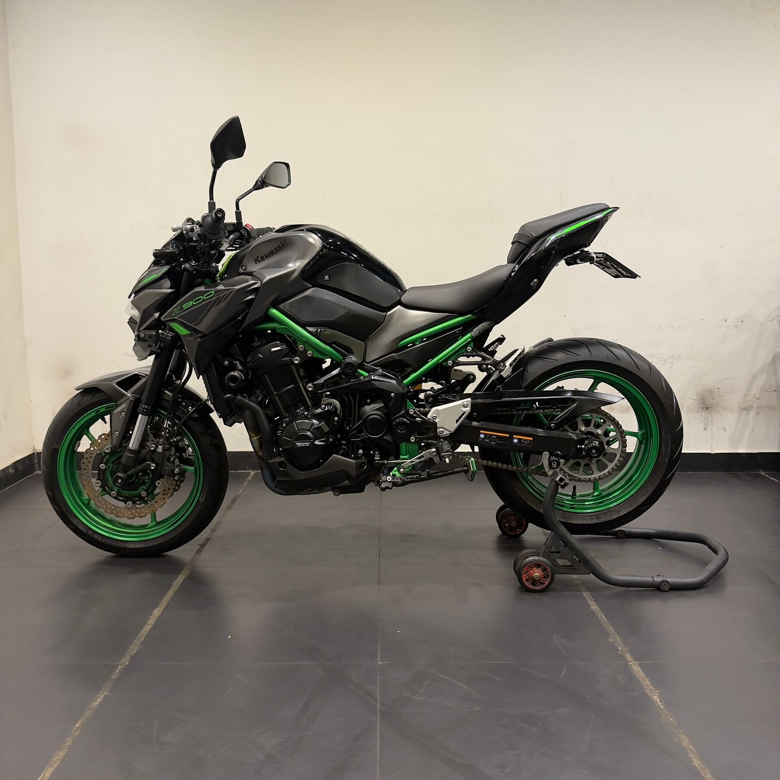 KAWASAKI Z900