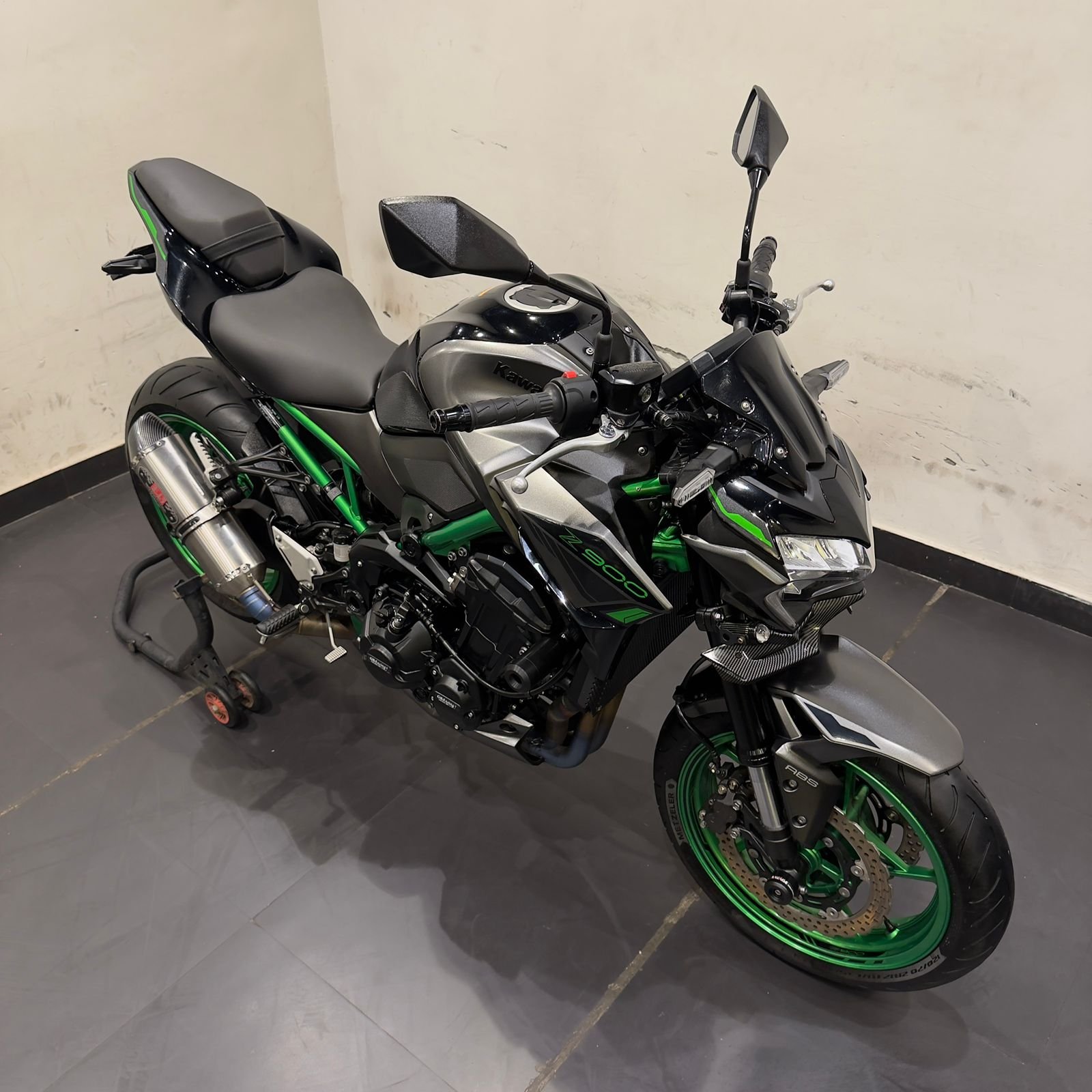 KAWASAKI Z900