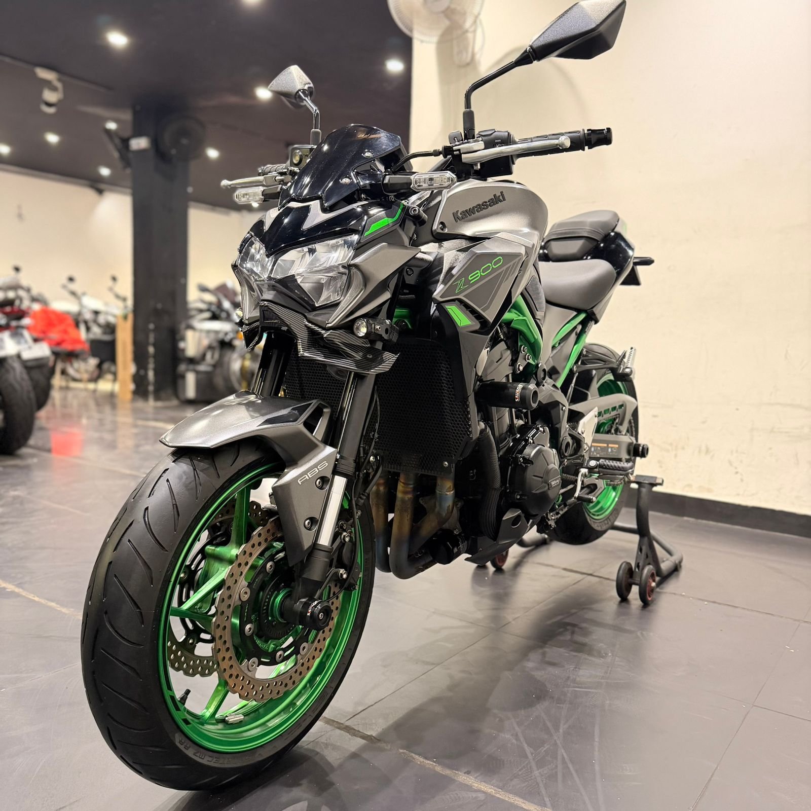 KAWASAKI Z900