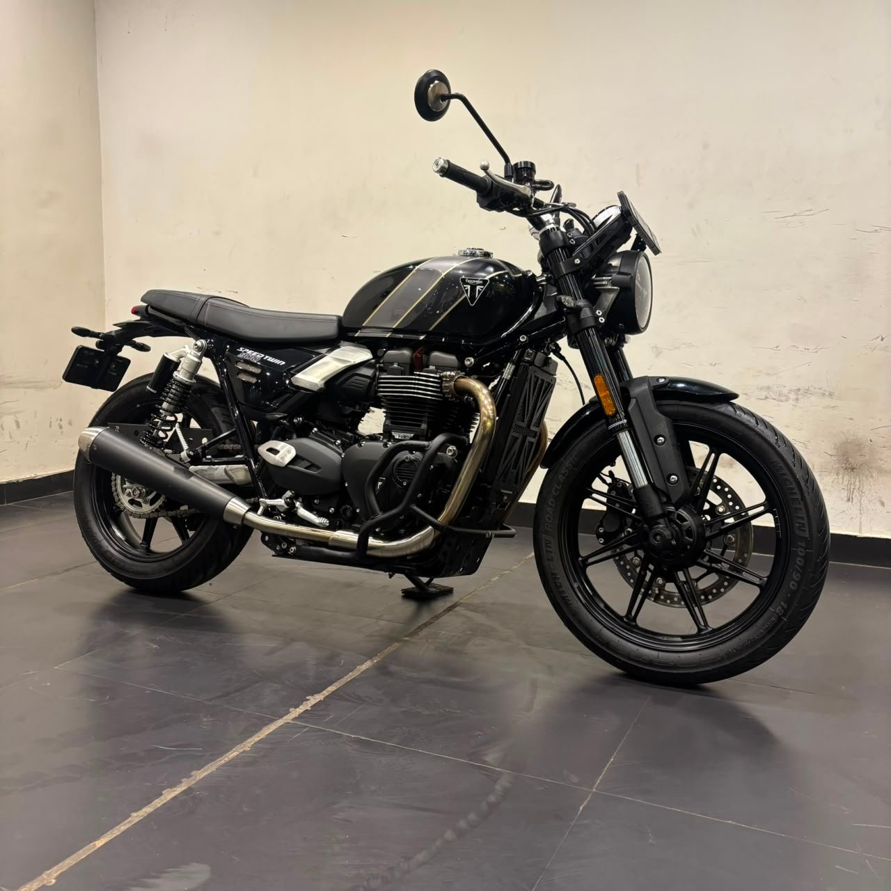 TRIUMPH SPEED TWIN 900