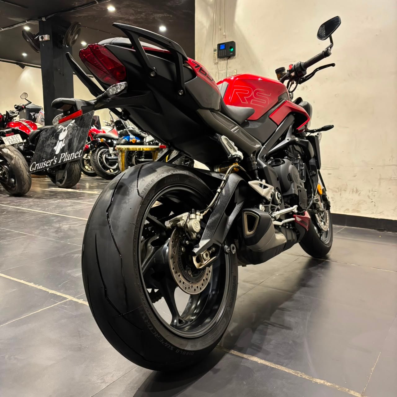 TRIUMPH STREET TRIPLE RS (2023)
