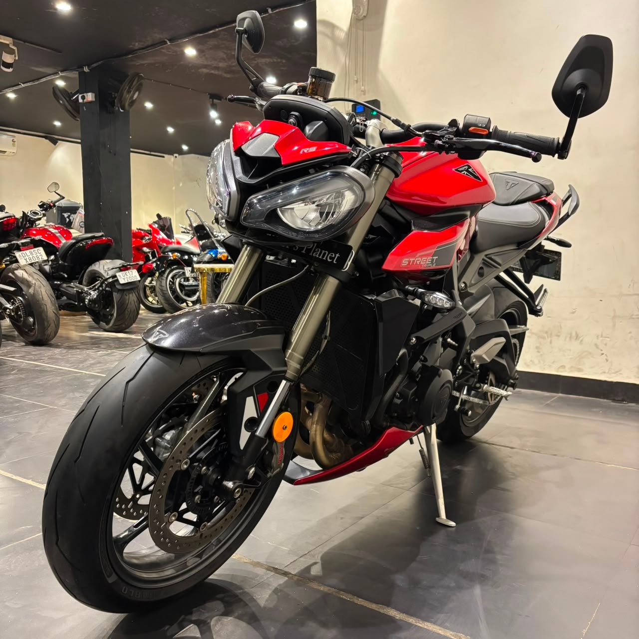 TRIUMPH STREET TRIPLE RS (2023)