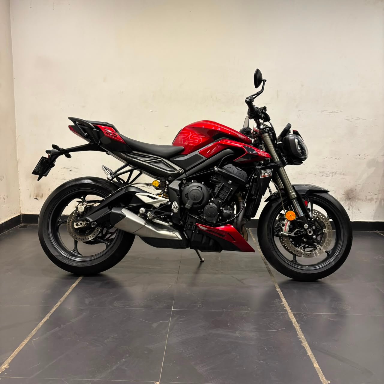 TRIUMPH STREET TRIPLE RS (2023)