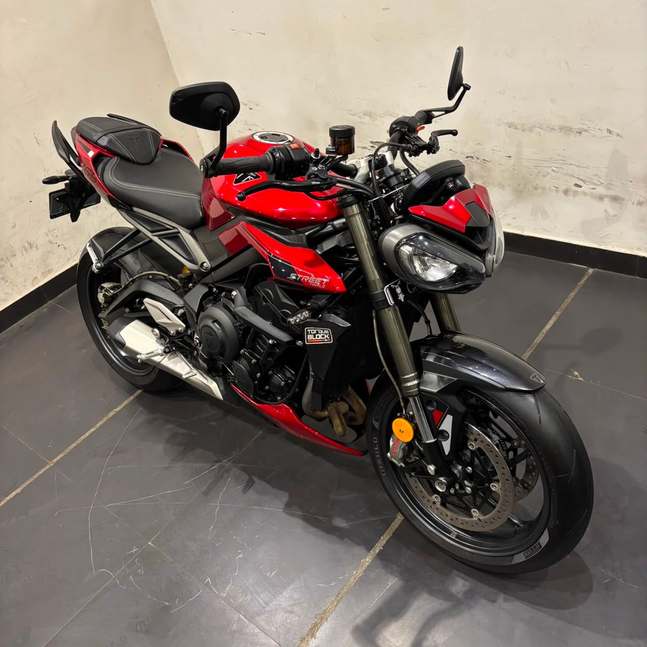 TRIUMPH STREET TRIPLE RS (2023)
