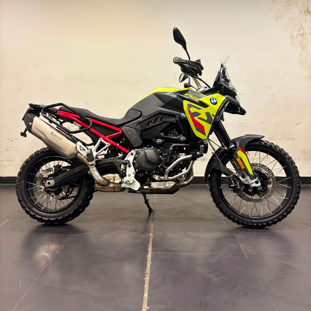BMW F900 GS