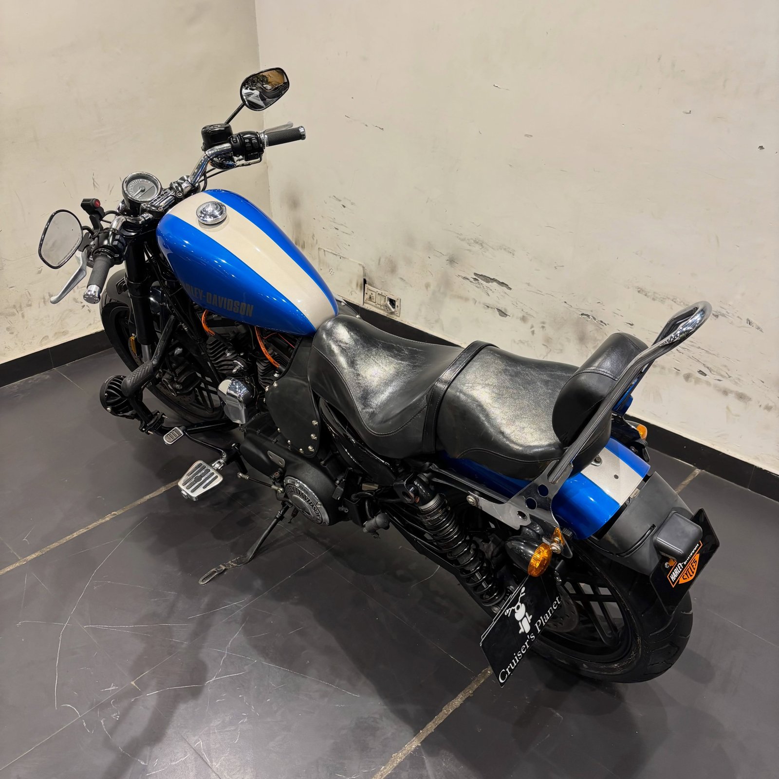 HARLEY DAVIDSON ROADSTER 1200