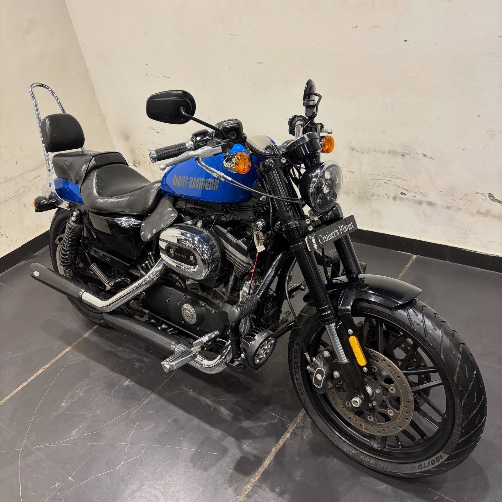 HARLEY DAVIDSON ROADSTER 1200