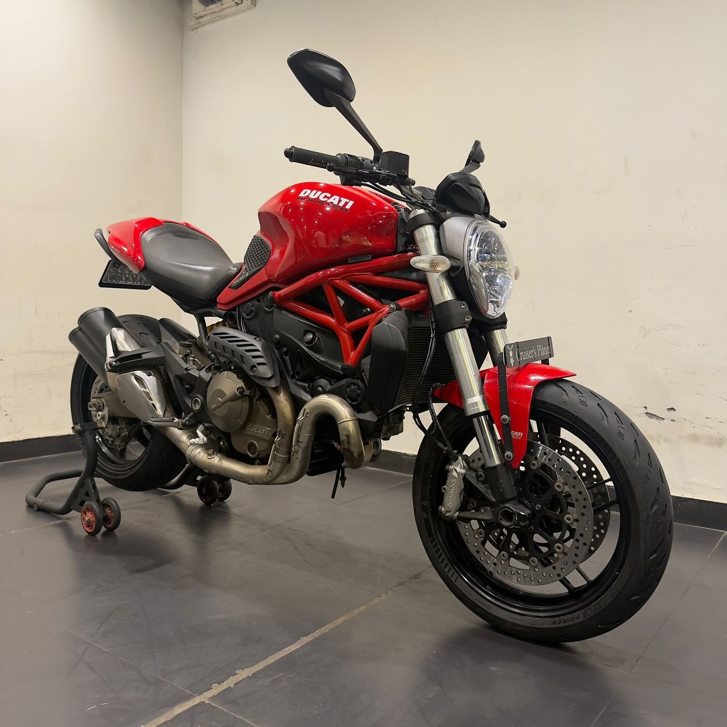 DUCATI MONSTER 821