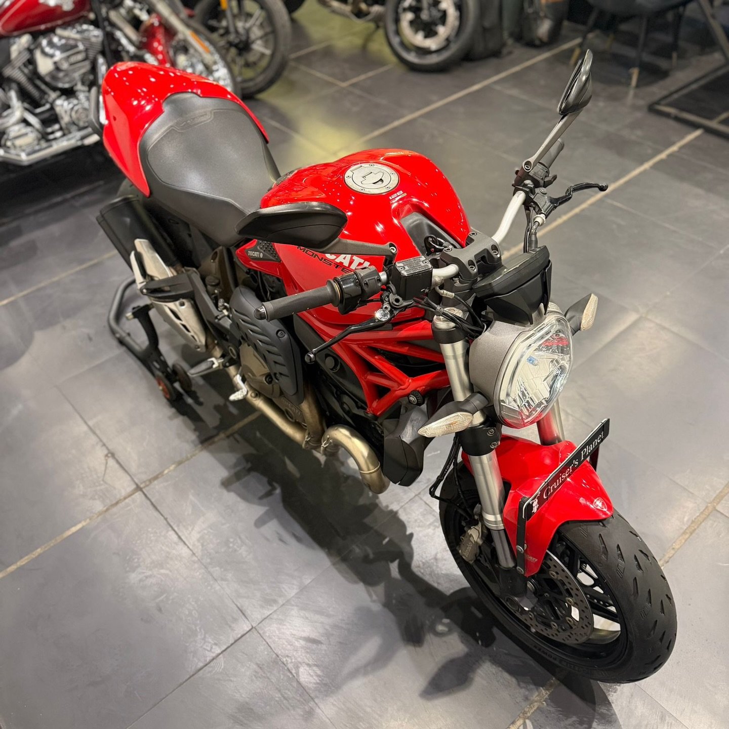 DUCATI MONSTER 821