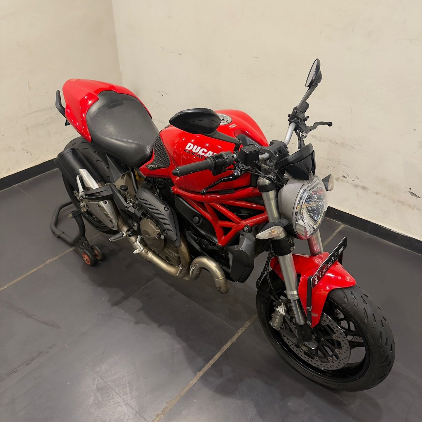 DUCATI MONSTER 821