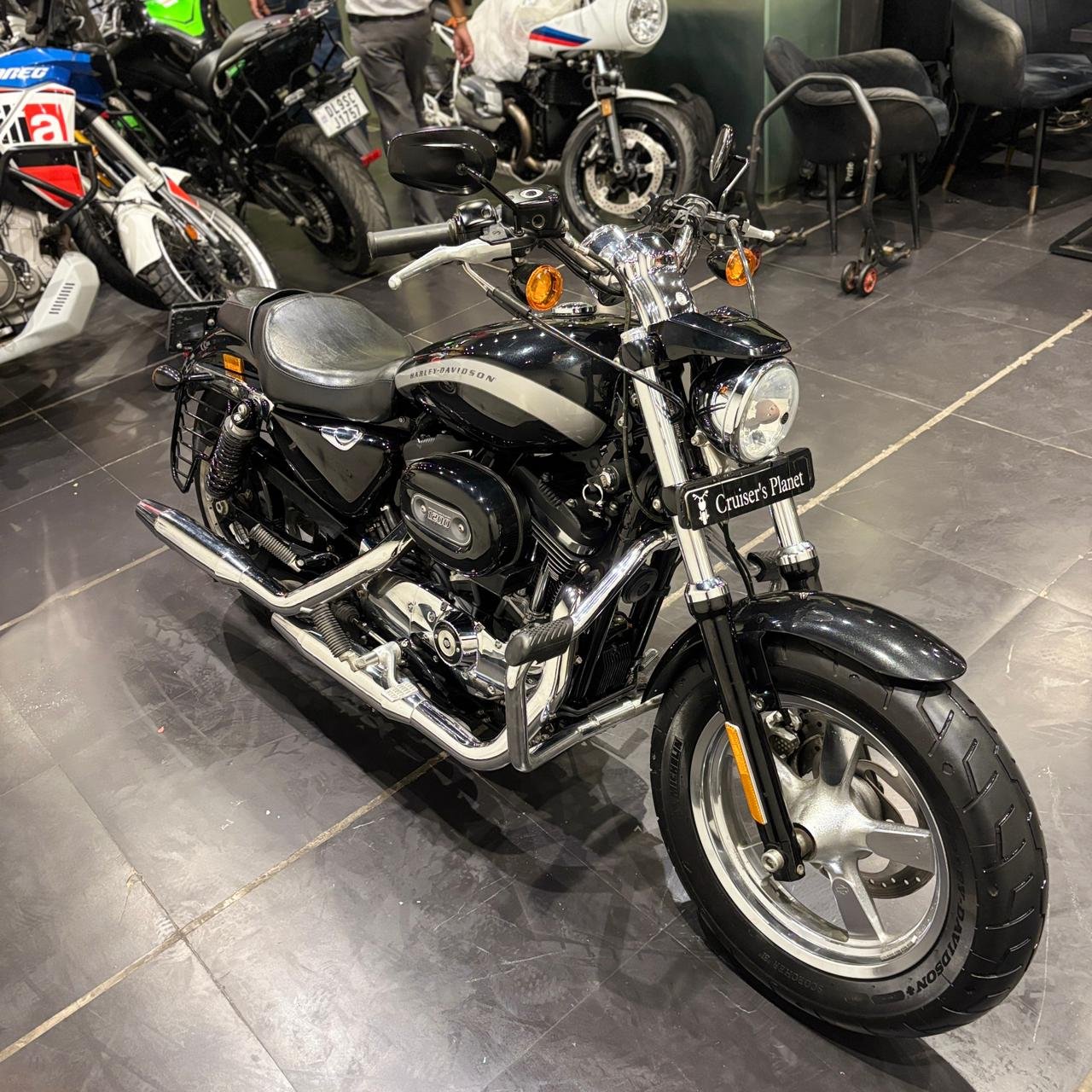 HARLEY DAVIDSON CUSTOM 1200