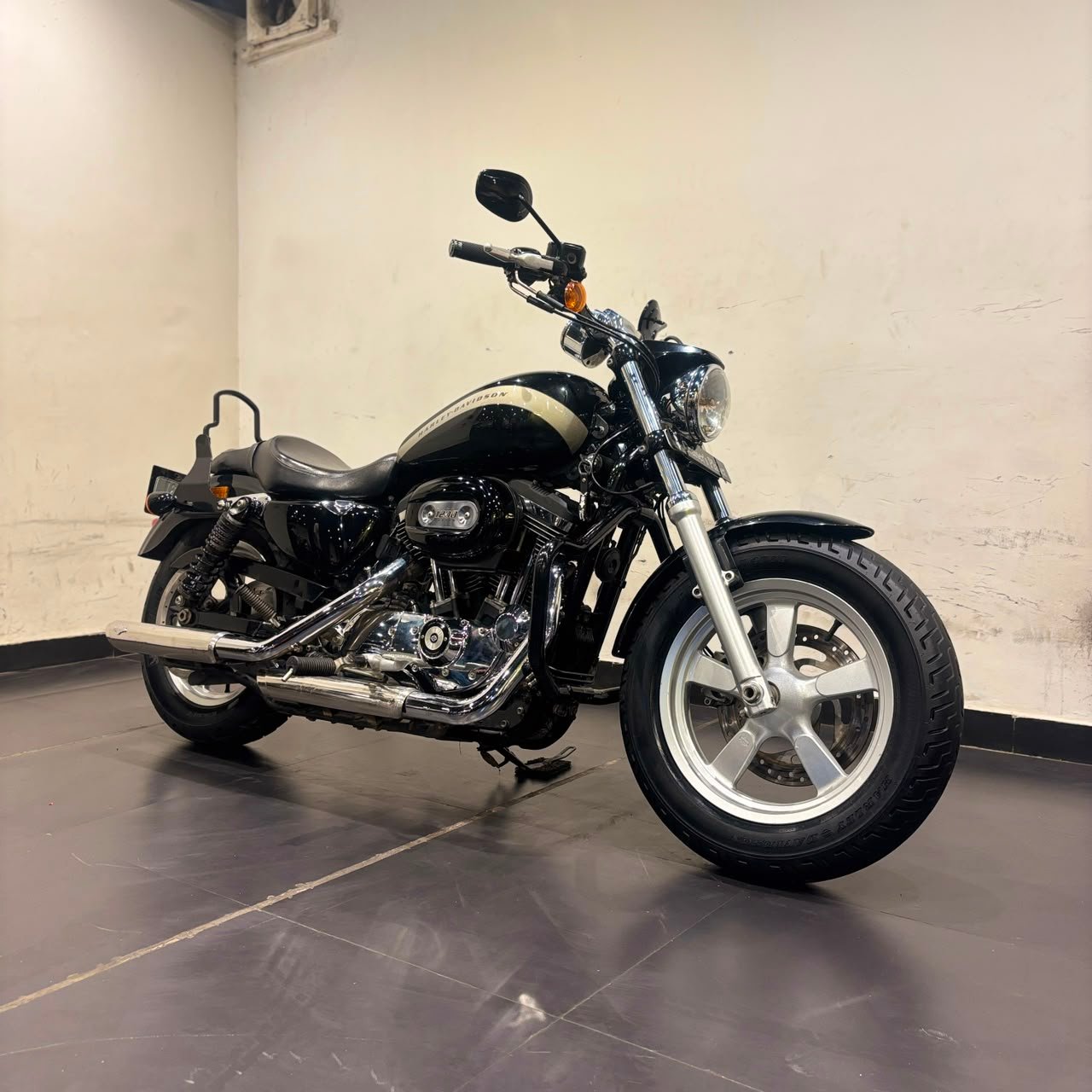 HARLEY DAVIDSON CUSTOM 1200 (2019)