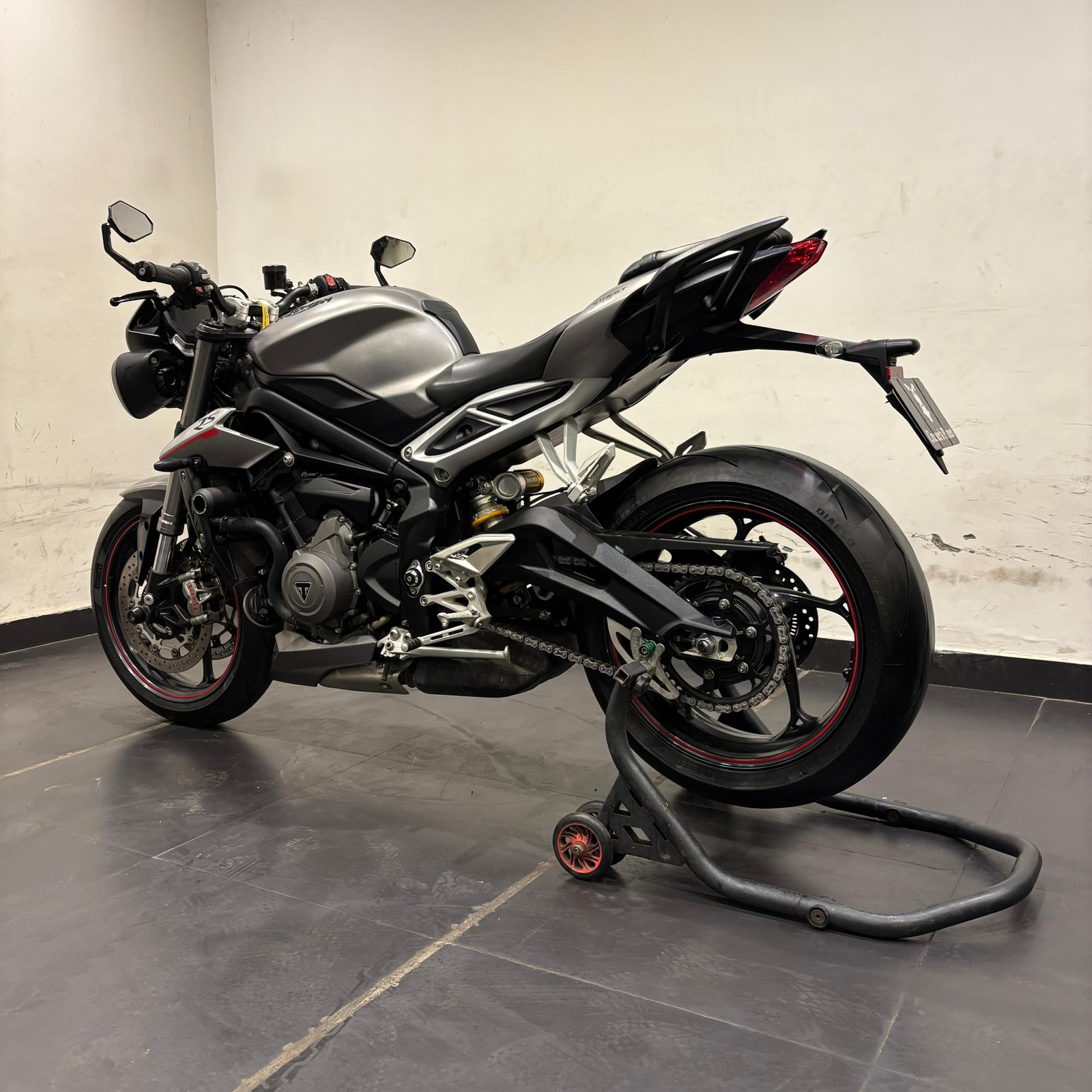 TRIUMPH STREET TRIPLE RS