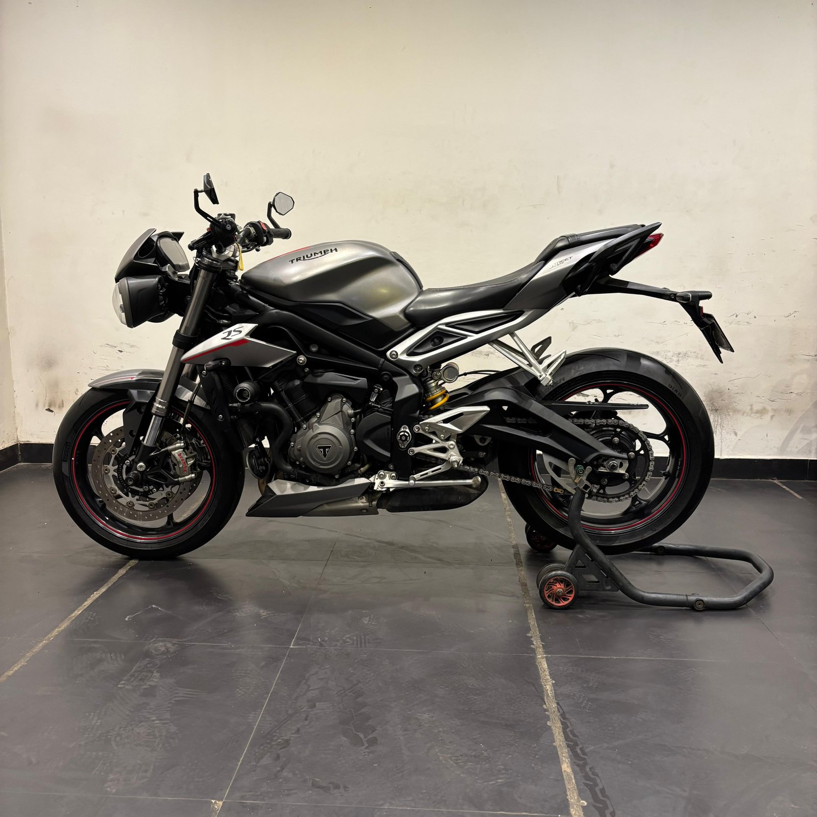 TRIUMPH STREET TRIPLE RS