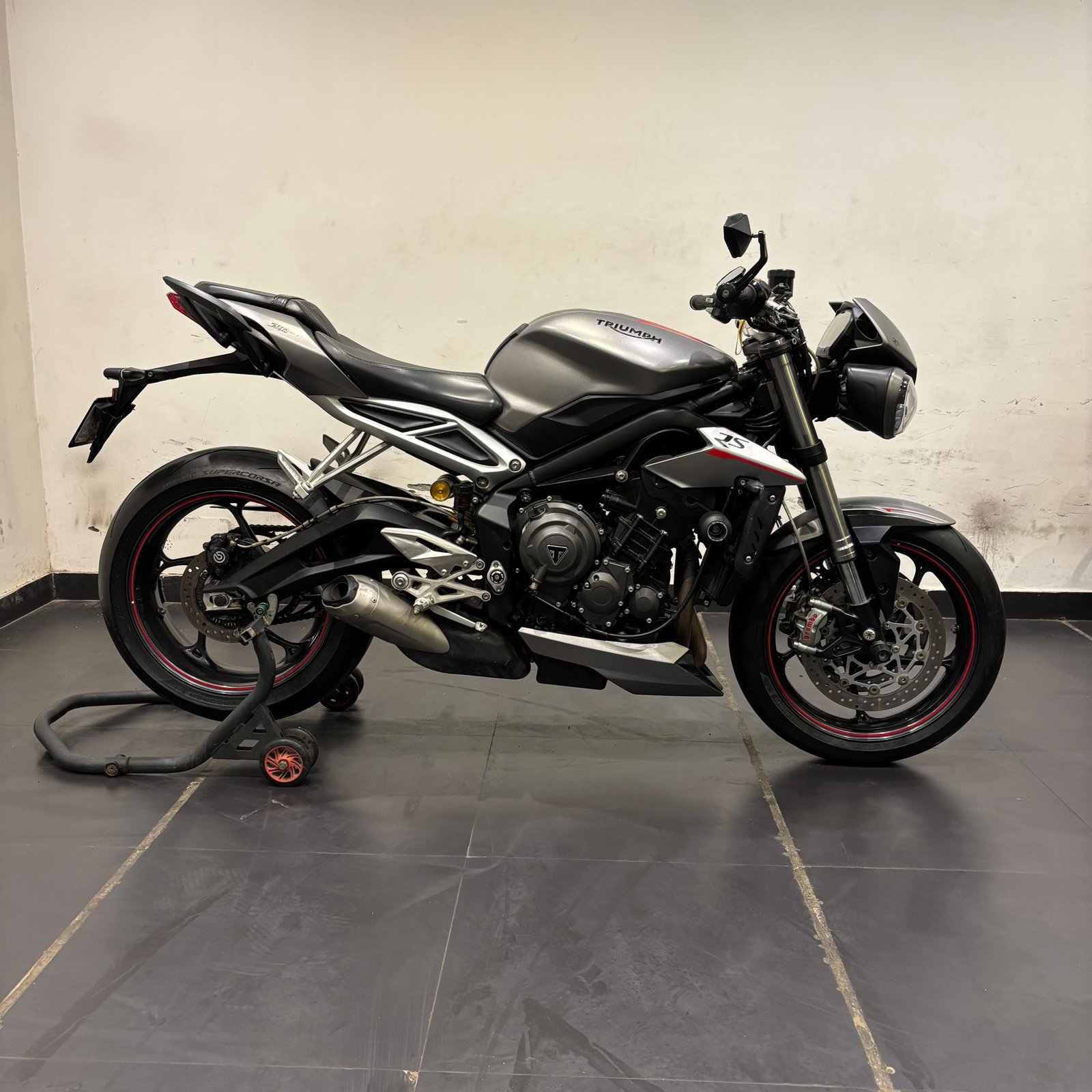 TRIUMPH STREET TRIPLE RS