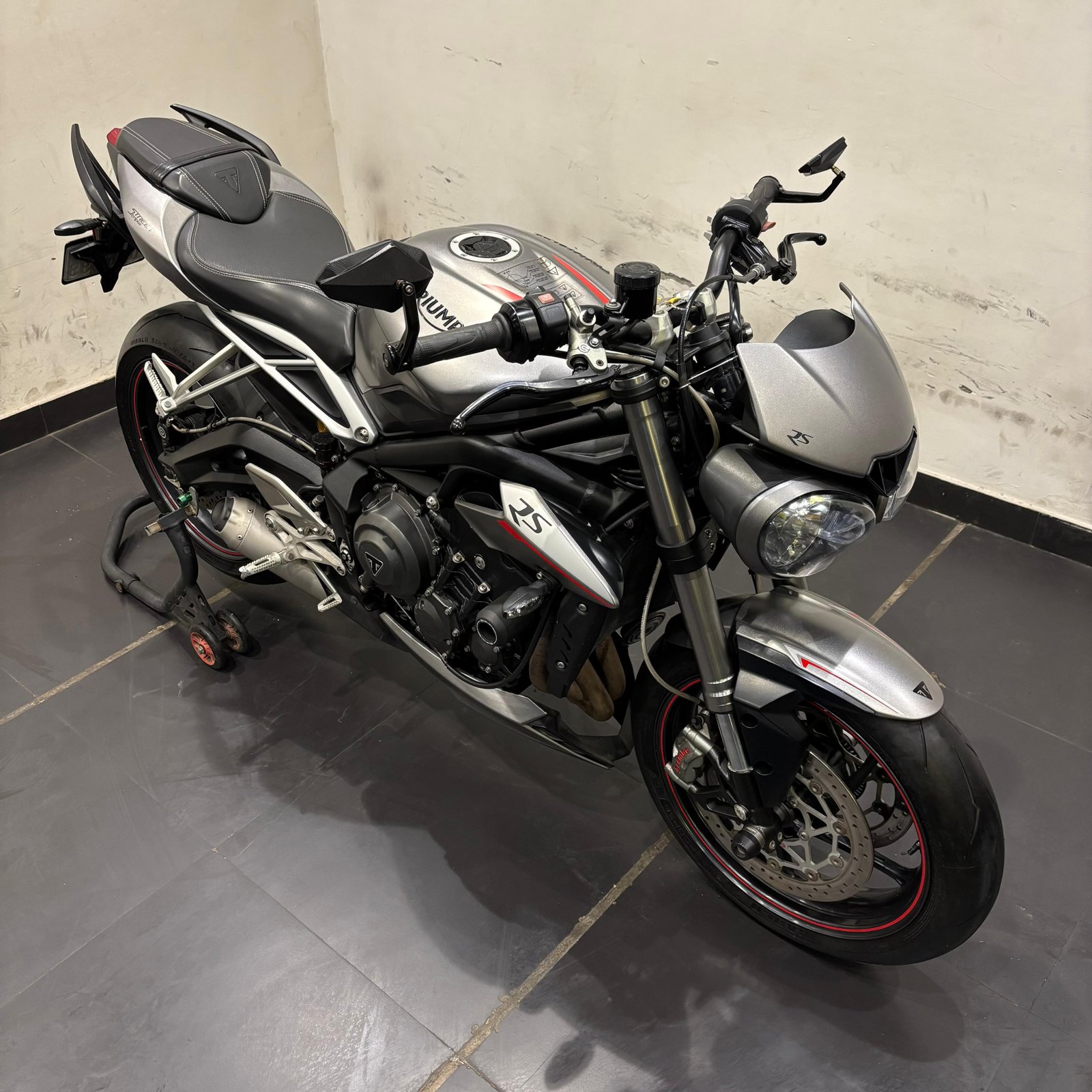 TRIUMPH STREET TRIPLE RS