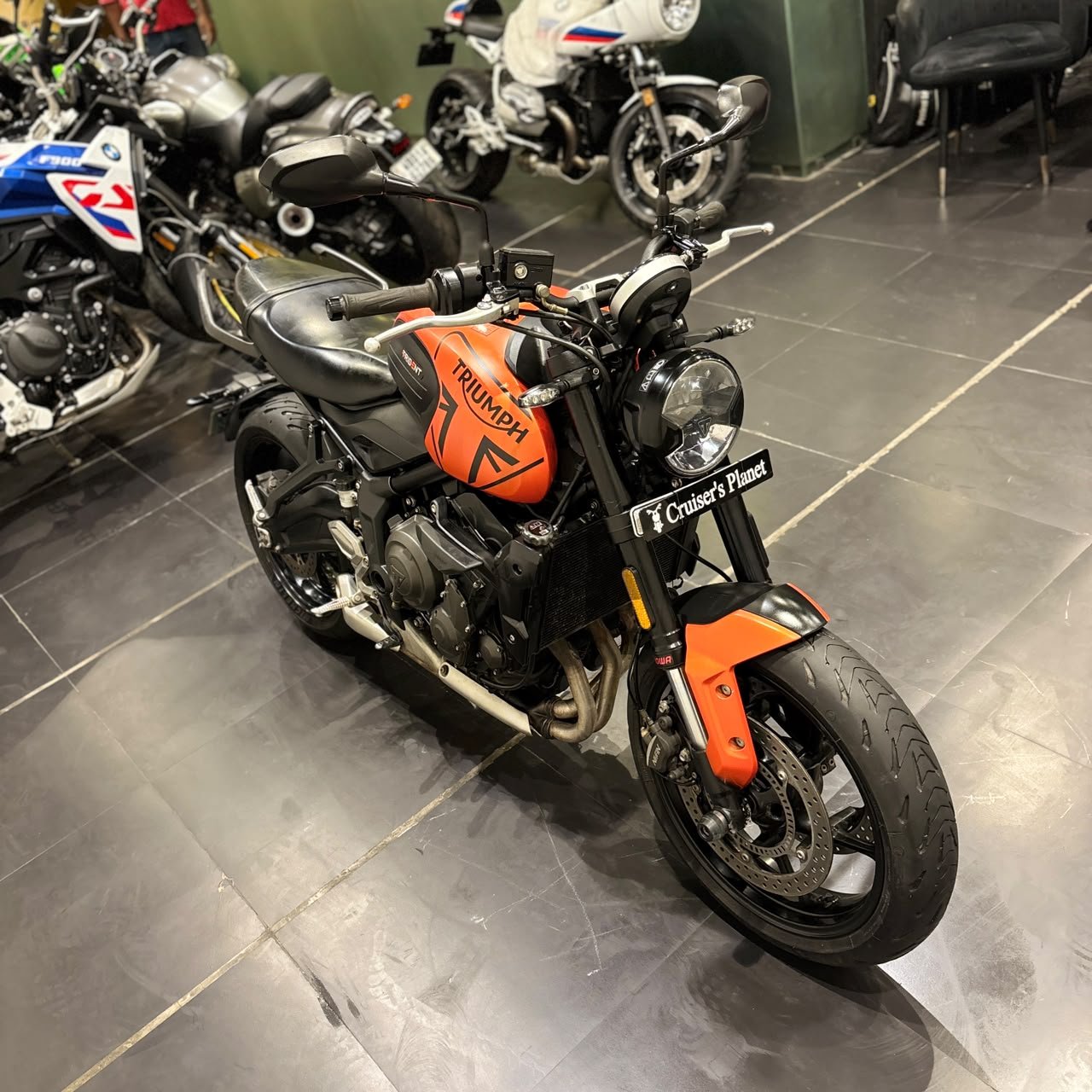 TRIUMPH TRIDENT 660