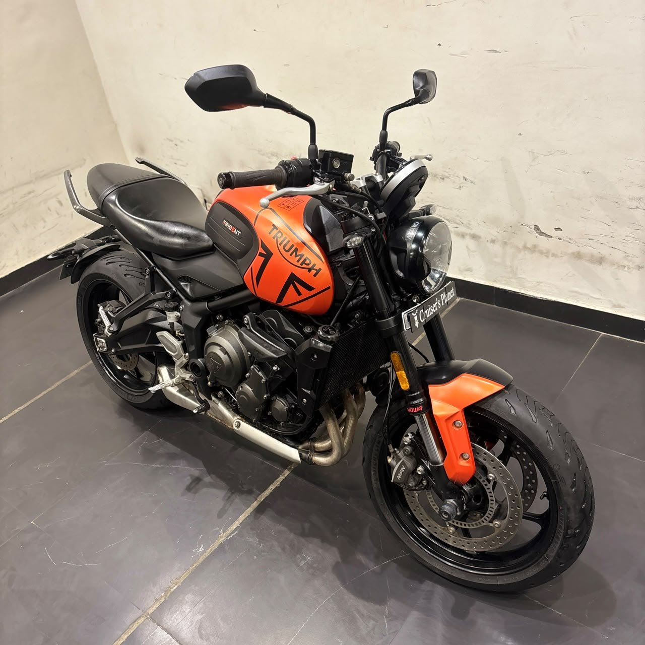 TRIUMPH TRIDENT 660