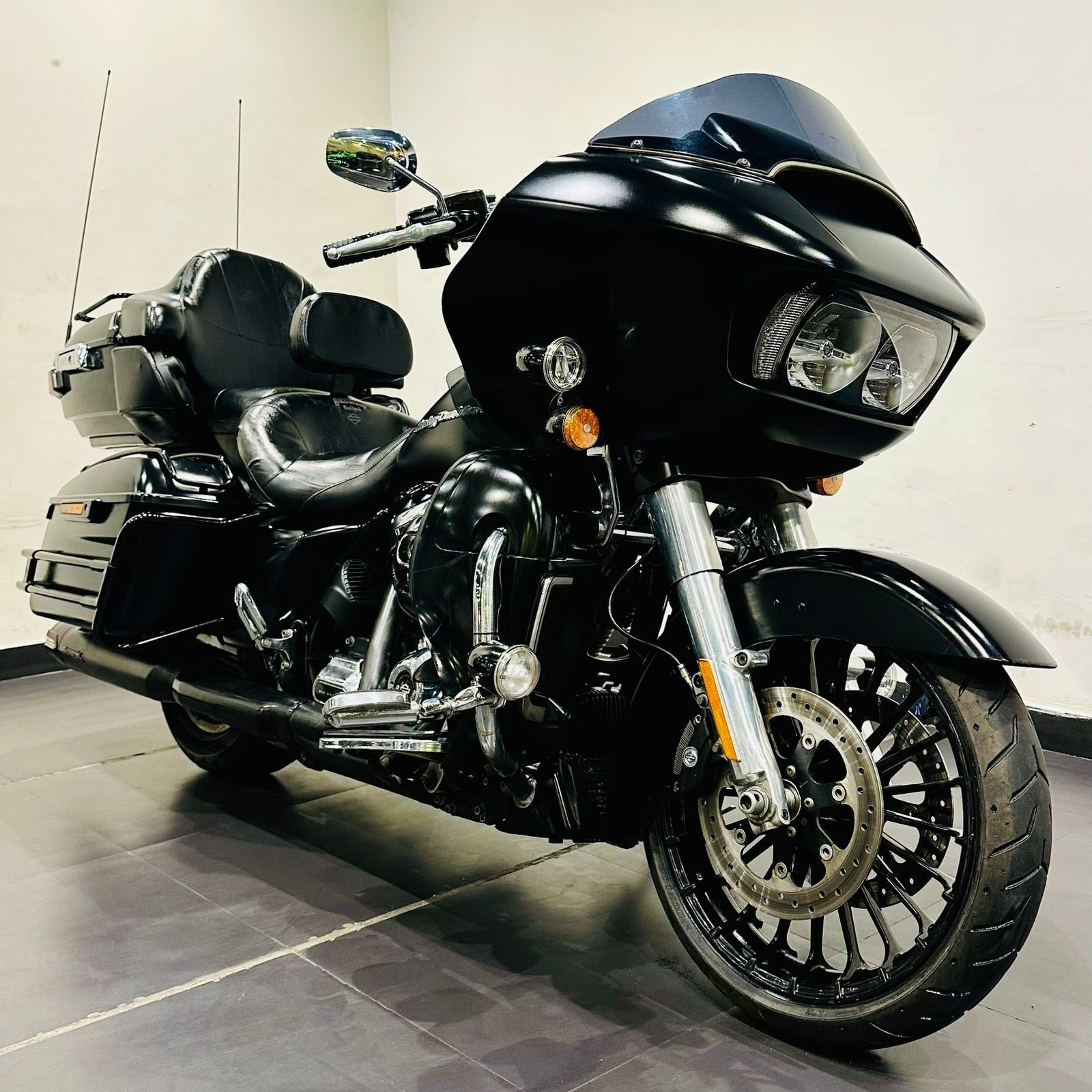 HARLEY DAVIDSON ROAD GLIDE 107