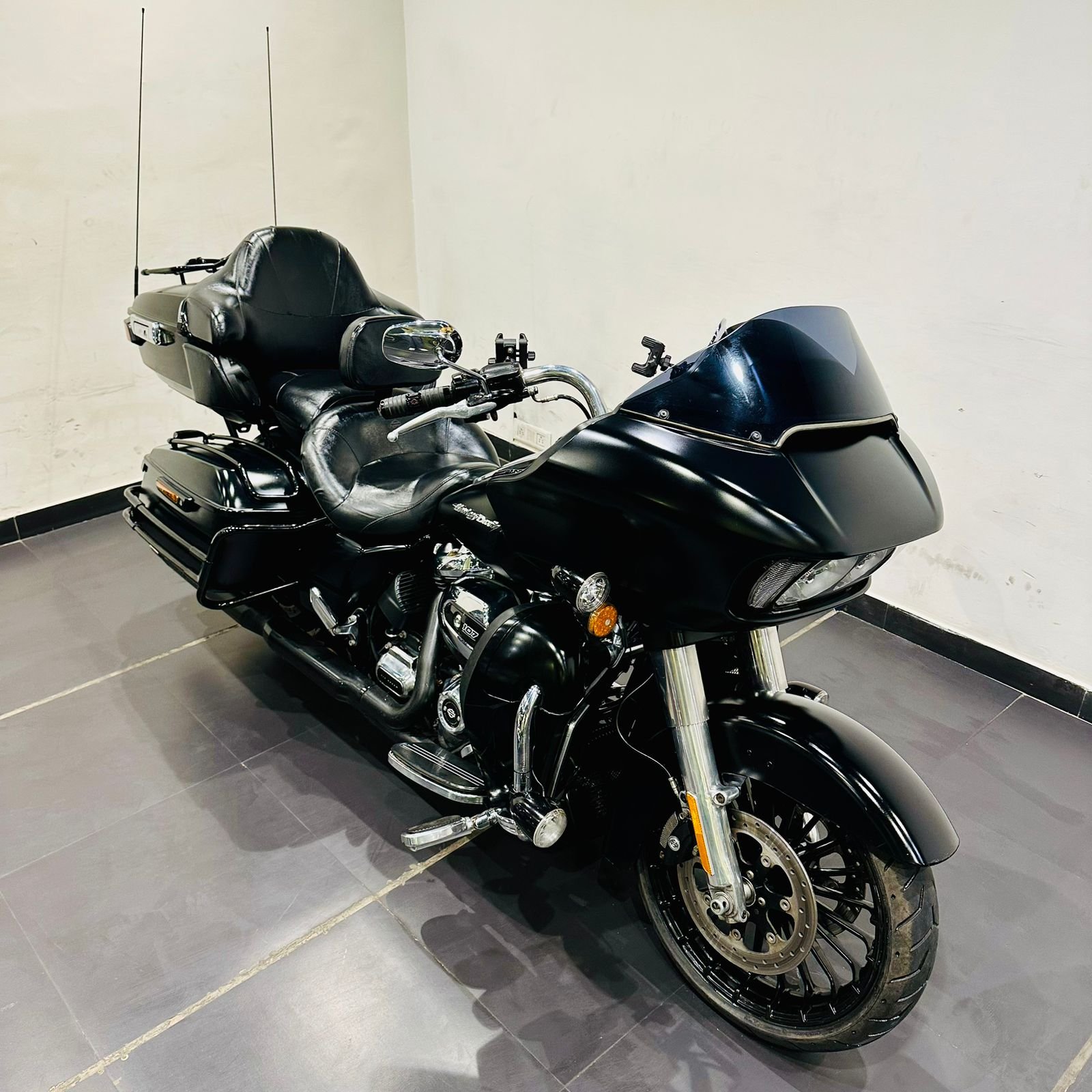 HARLEY DAVIDSON ROAD GLIDE 107