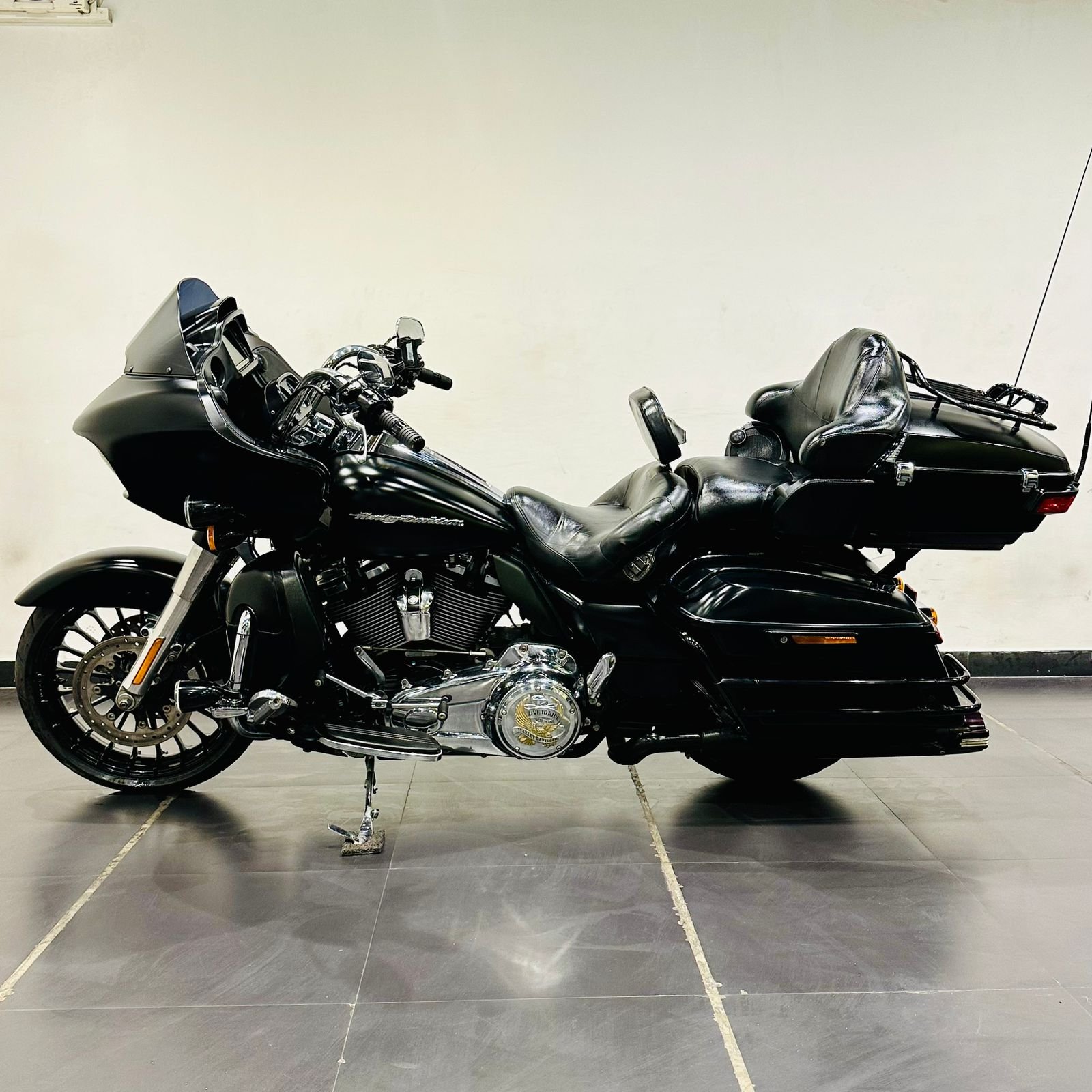 HARLEY DAVIDSON ROAD GLIDE 107