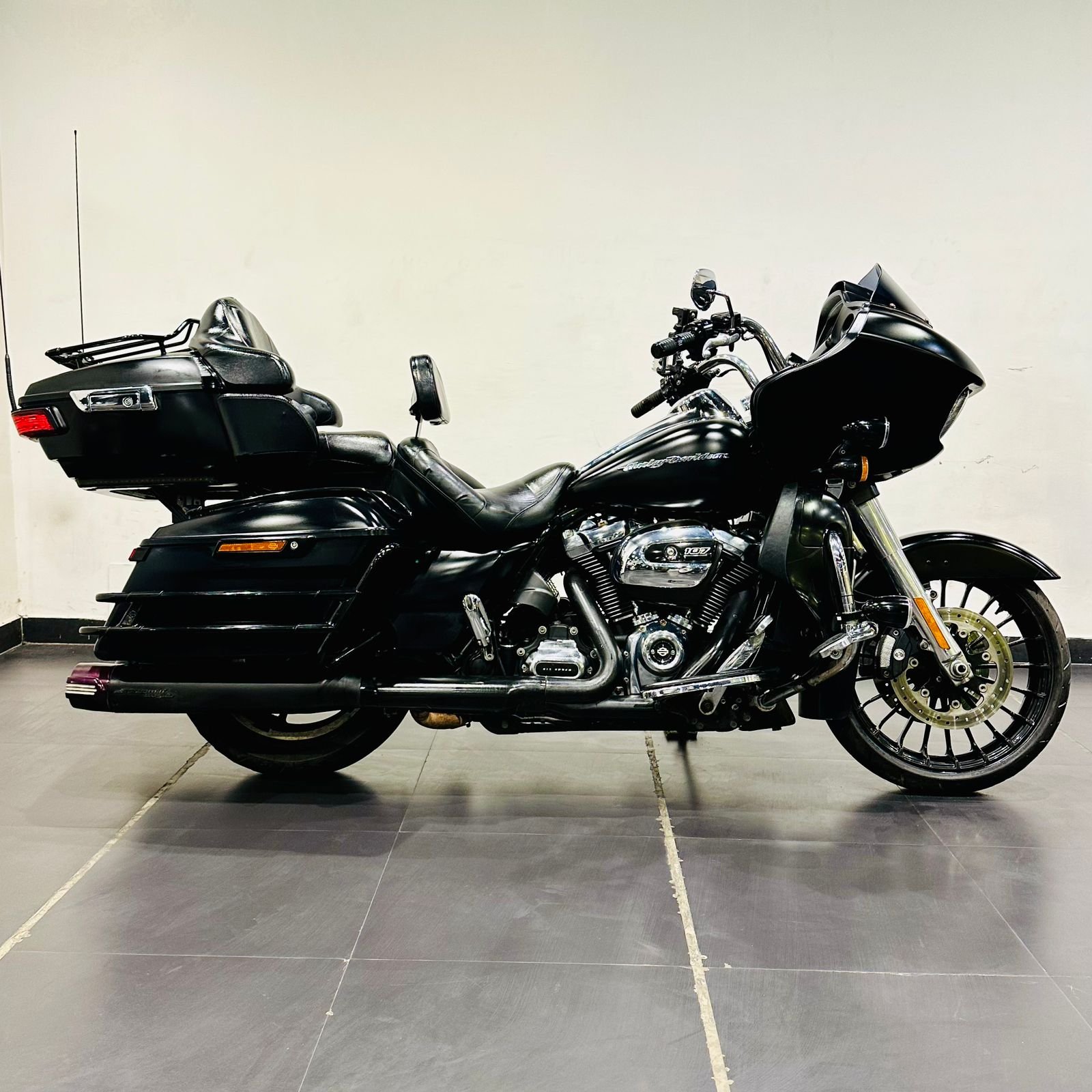 HARLEY DAVIDSON ROAD GLIDE 107