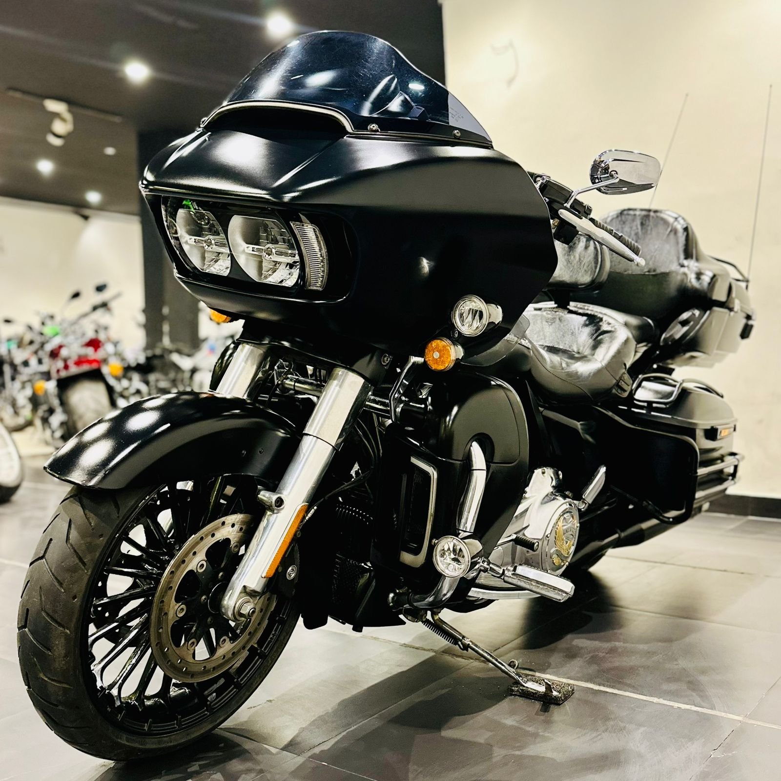 HARLEY DAVIDSON ROAD GLIDE 107