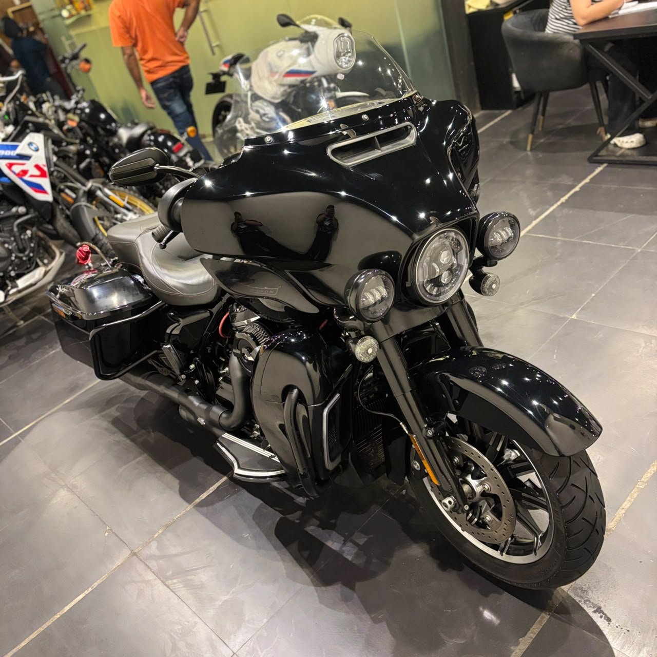 HARLEY DAVIDSON STREET GLIDE 114 (2019)