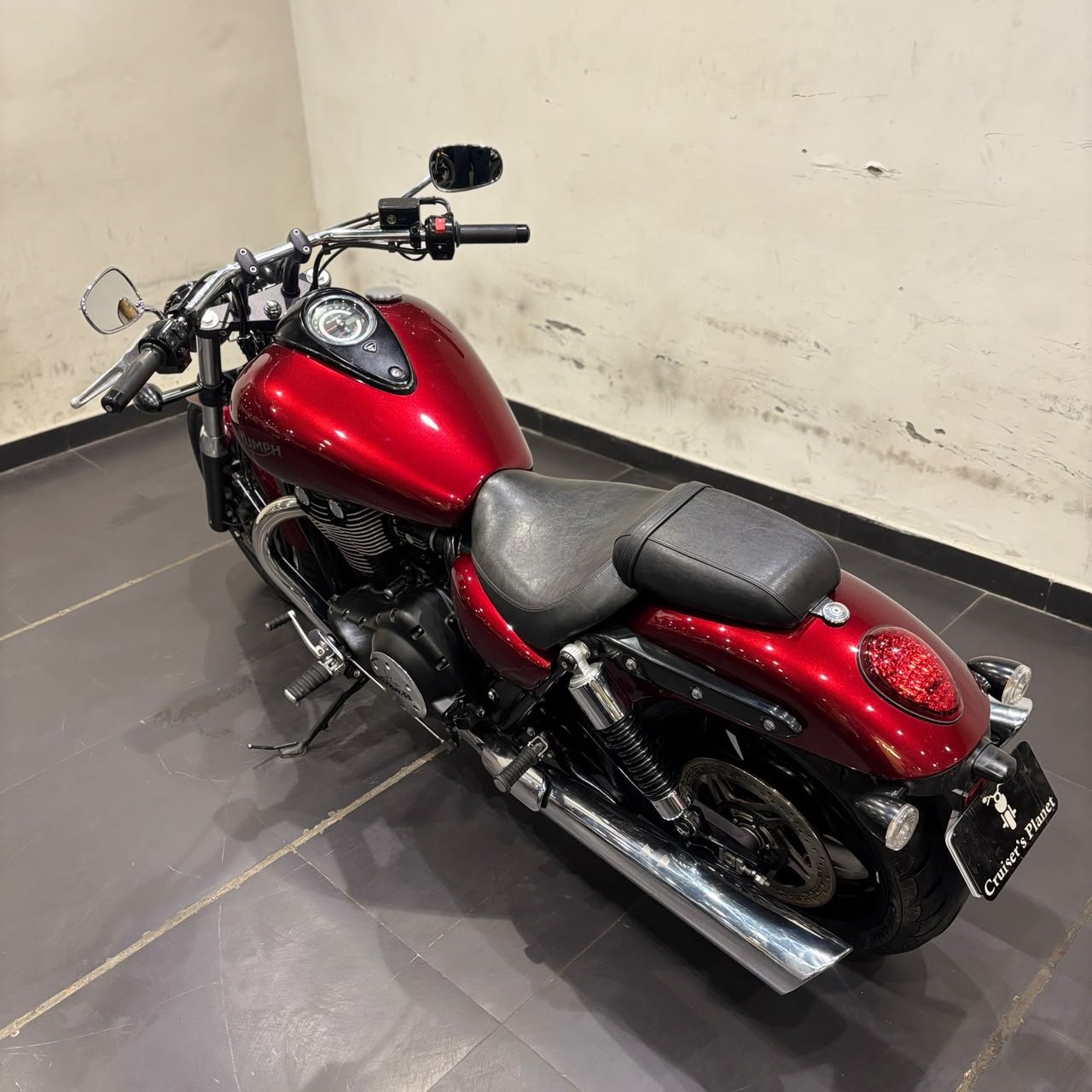 TRIUMPH THUNDERBIRD STORM