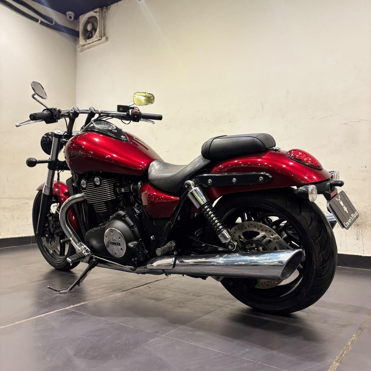 TRIUMPH THUNDERBIRD STORM